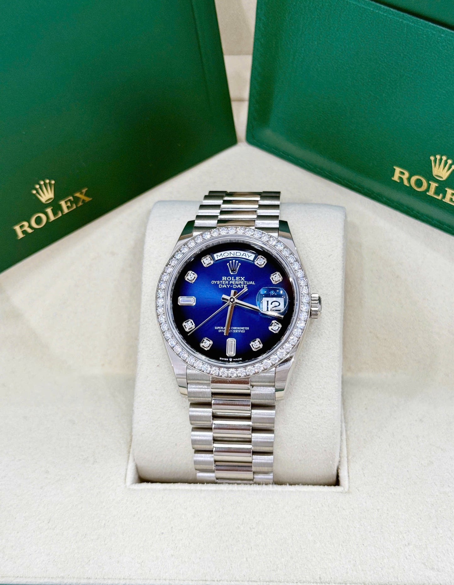 Đồng Hồ Rolex Day-date 36mm 128349RBR Ombre Blue