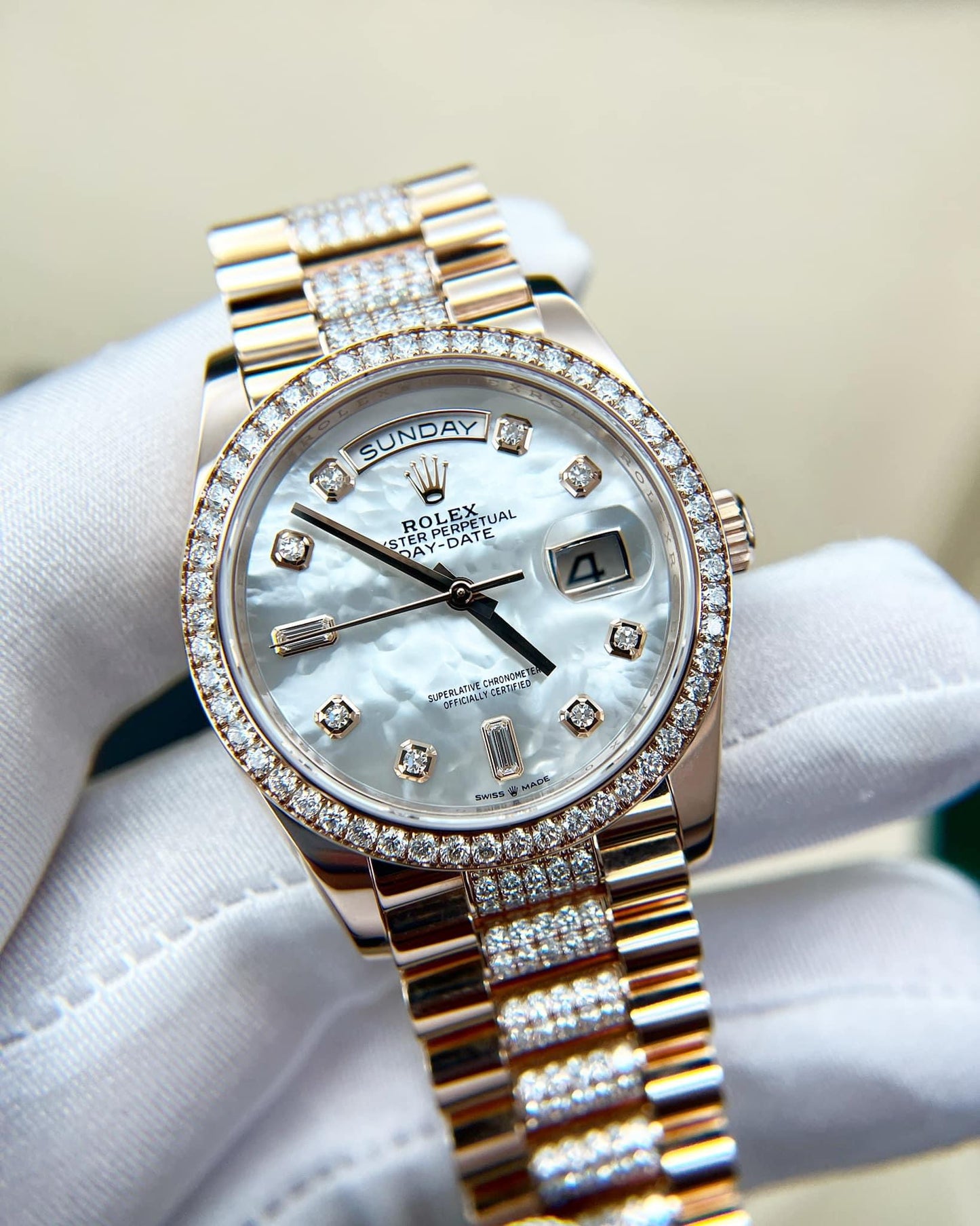 Đồng Hồ Rolex Daydate 128345RBR MOP