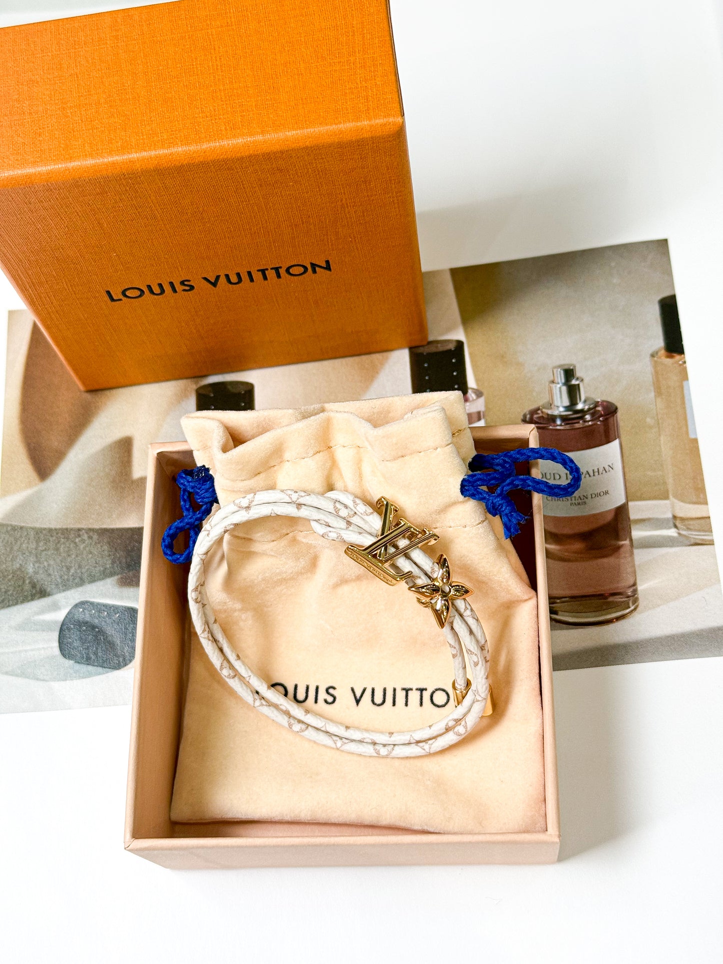 Vòng Tay LV New Trắng