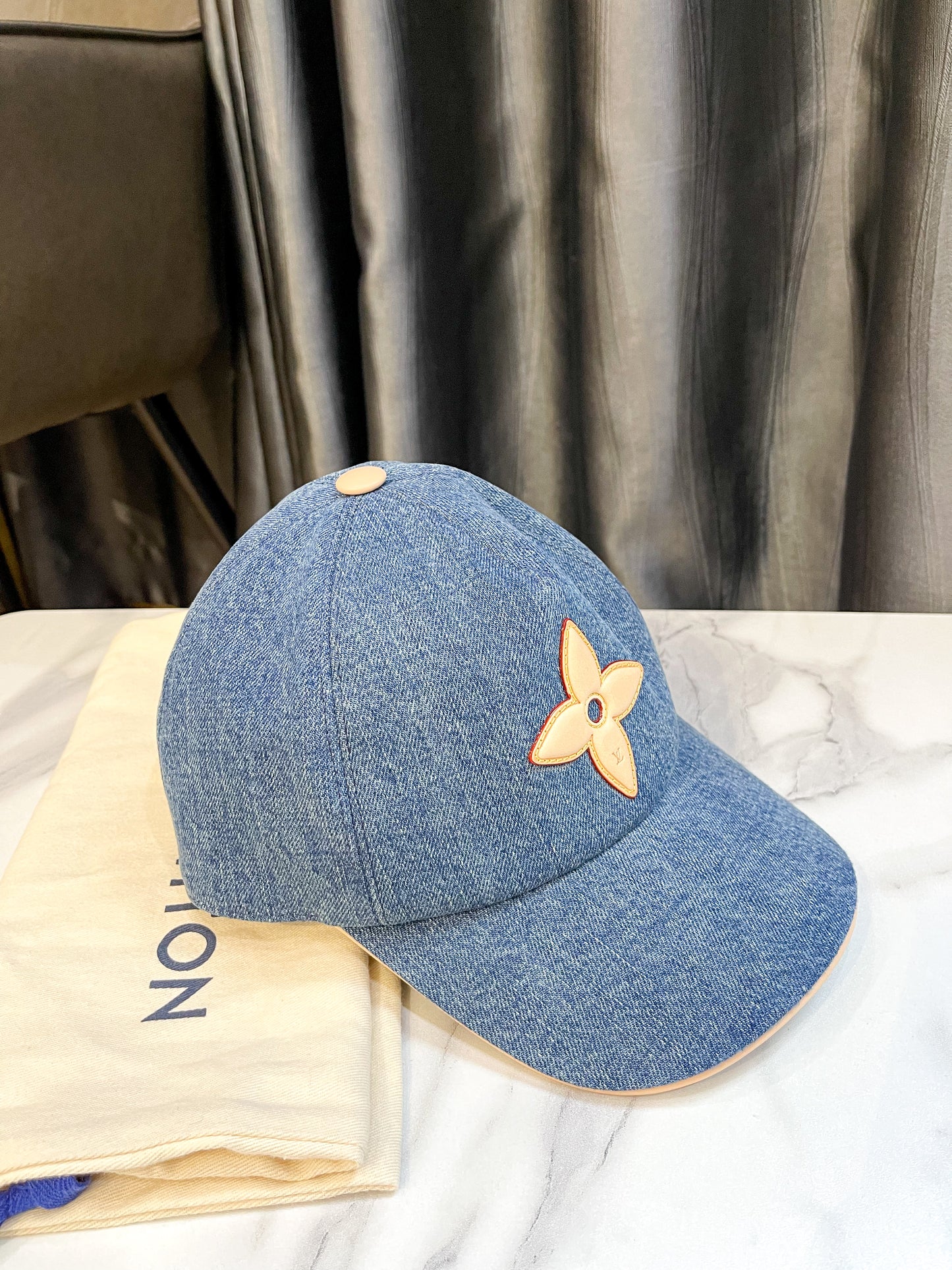 Mũ LV Denim New