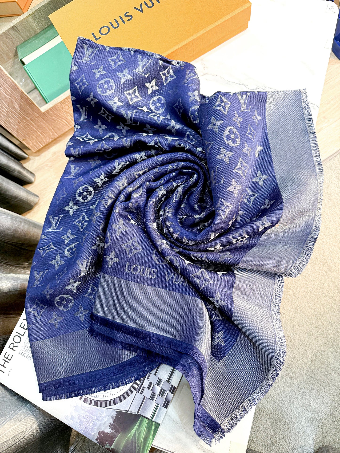 Khăn LV Ánh Kim Xanh KH103 8/1