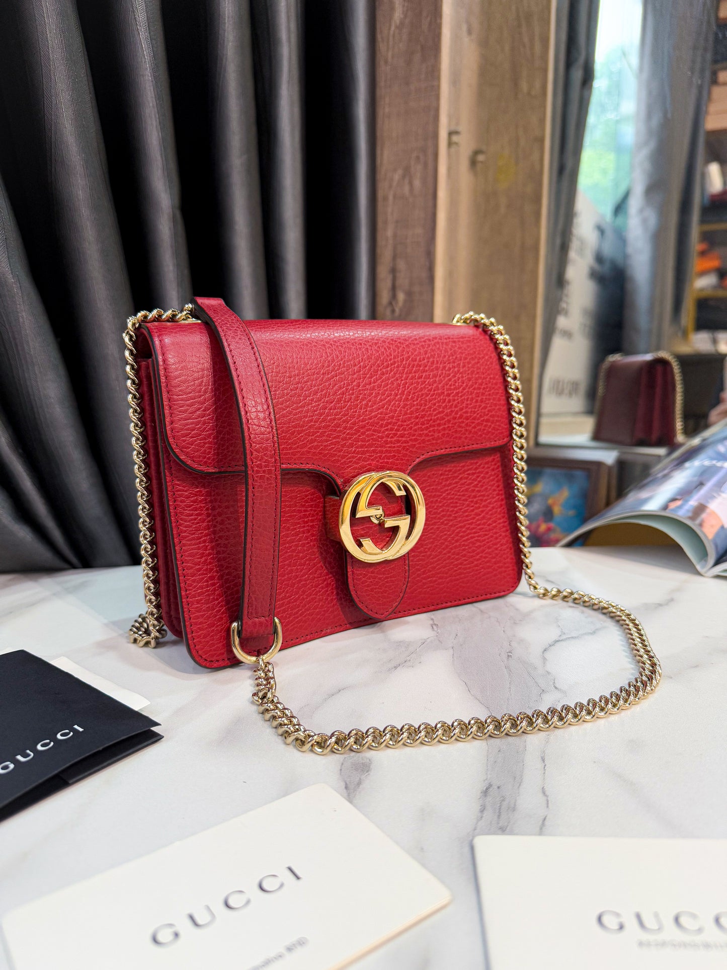 A Gucci Interlocking Đỏ