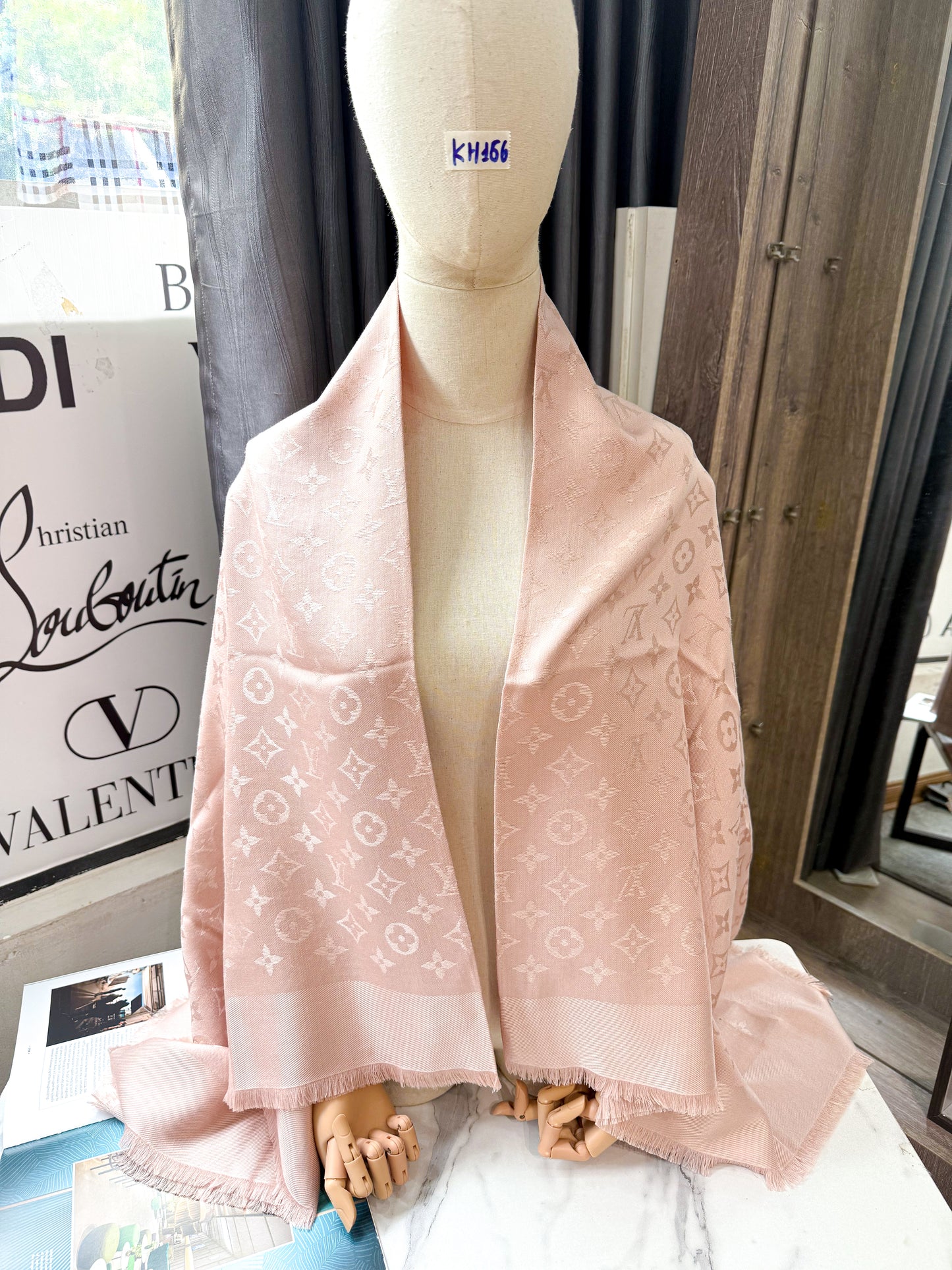 Khăn LV Tone Pink KH166