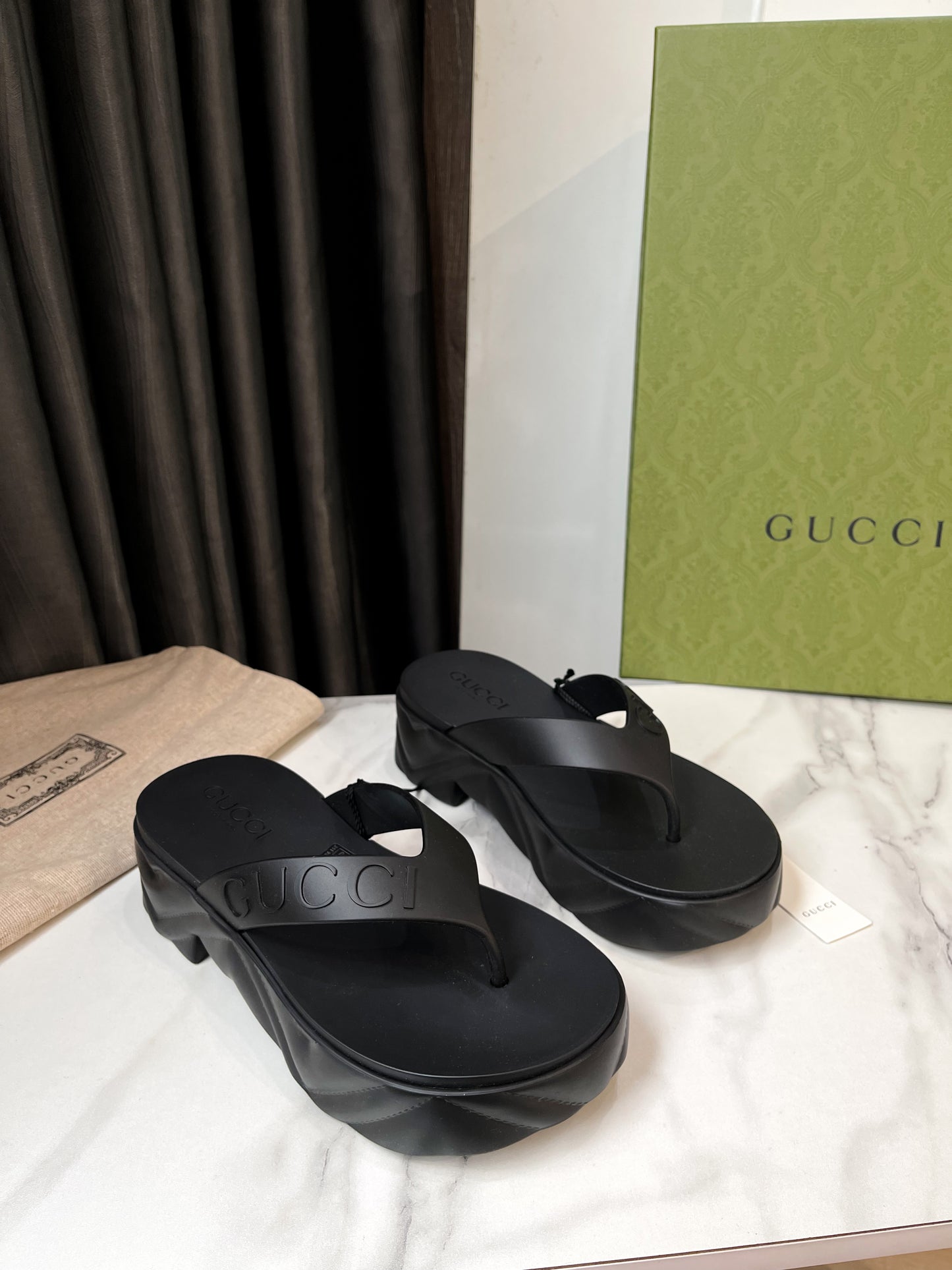 Xỏ Ngón Gucci New