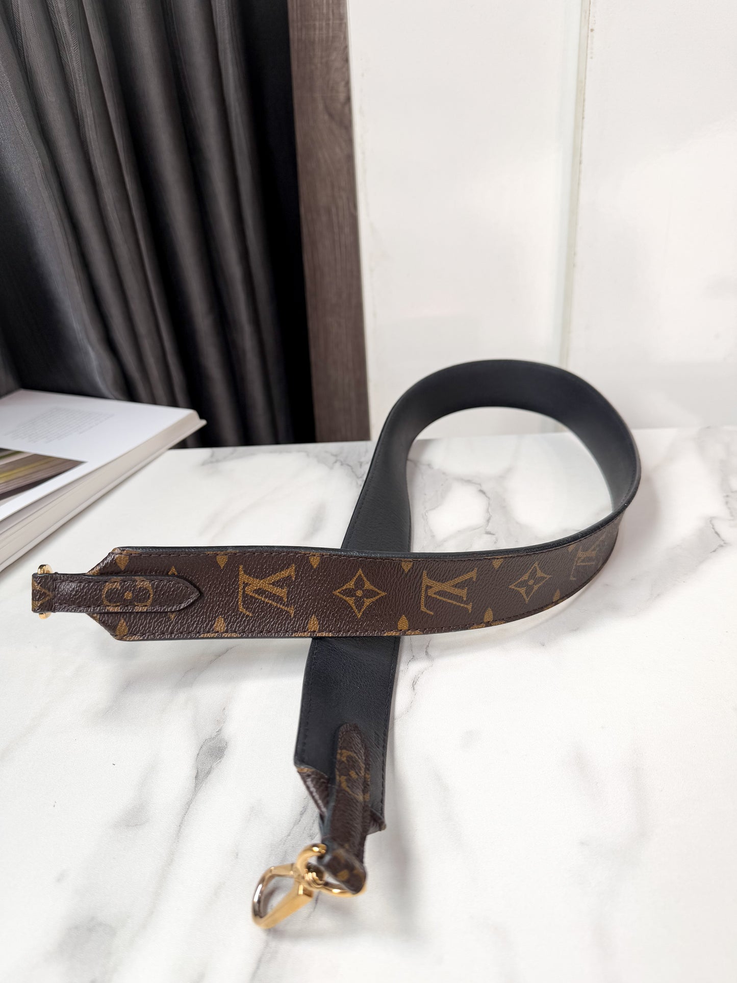 Strap LV Đen