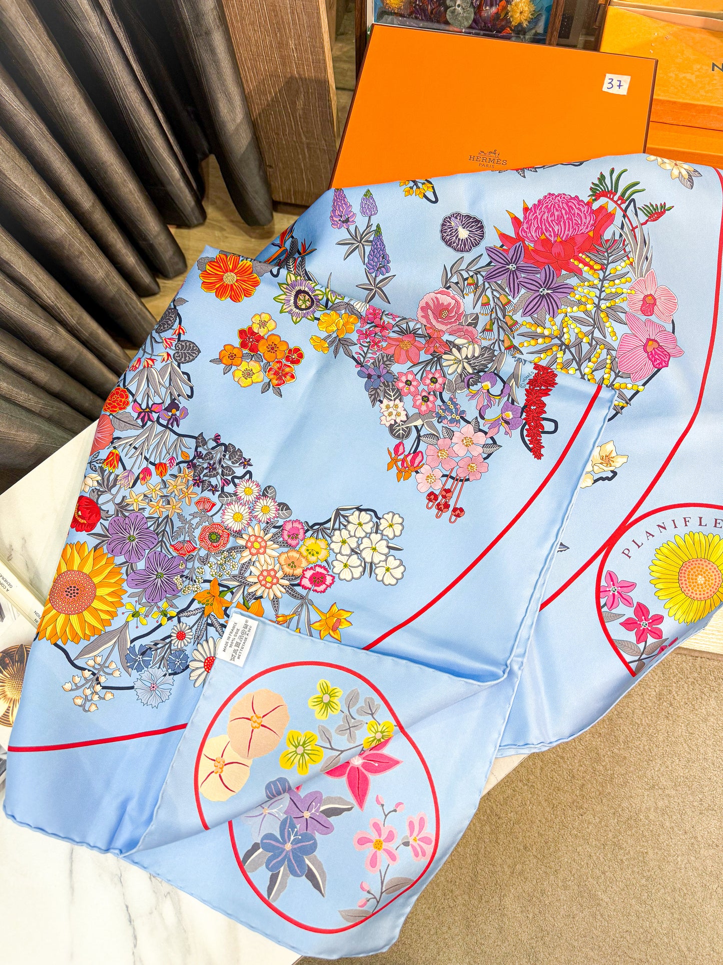 Khăn Lụa Hermes New Khổ 90x90 HN37 4/11