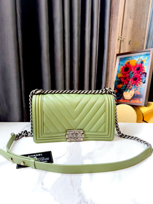 Chanel Boy Size M Xanh