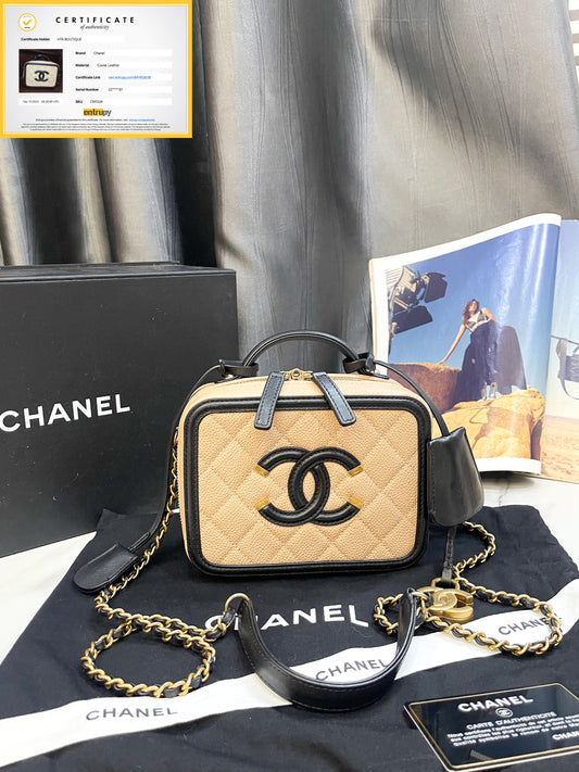 Ein Chanel Vanity Small