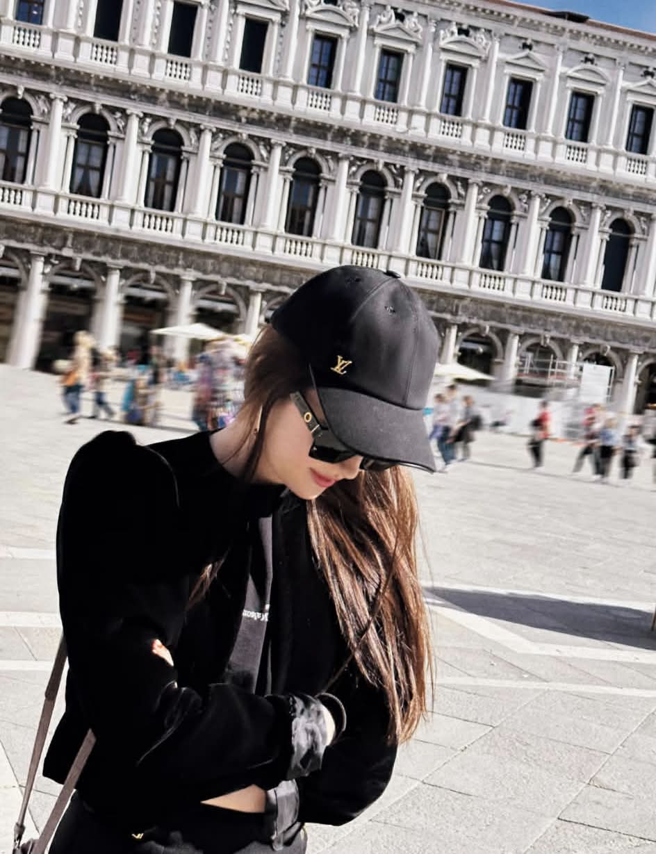 Mũ Lưỡi Trai LV Đen