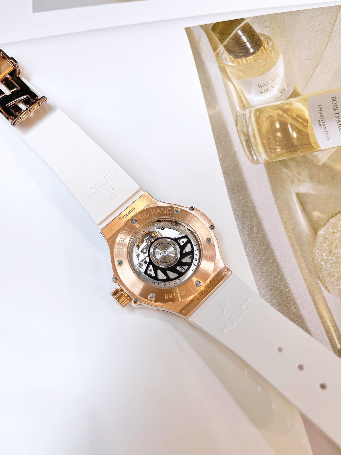 Đồng Hồ Hublot Bigbang 38mm Rose Gold Benzal Diamond