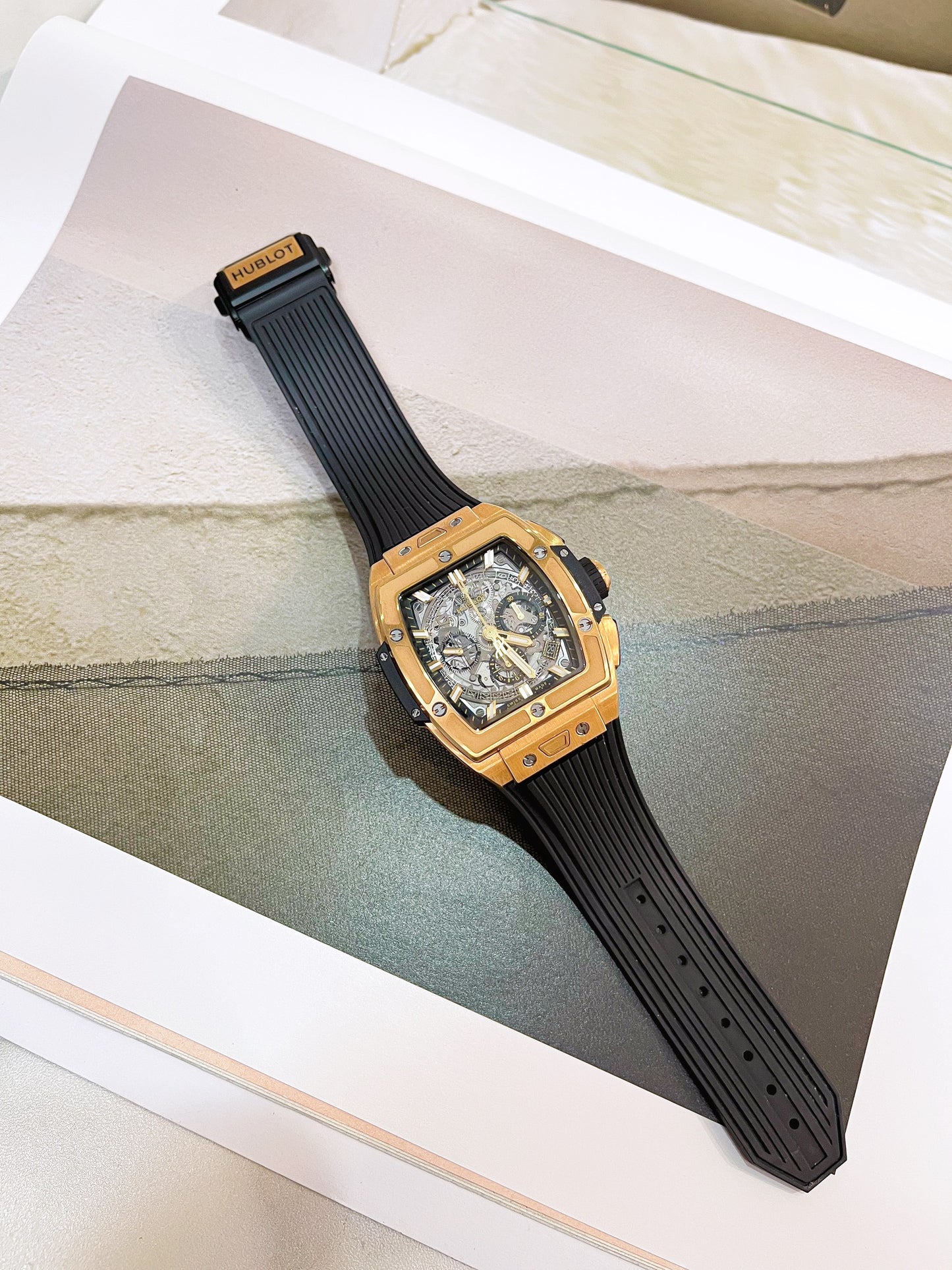 Đồng Hồ Hublot Spirit Of Bigbang Yellow Gold 42mm