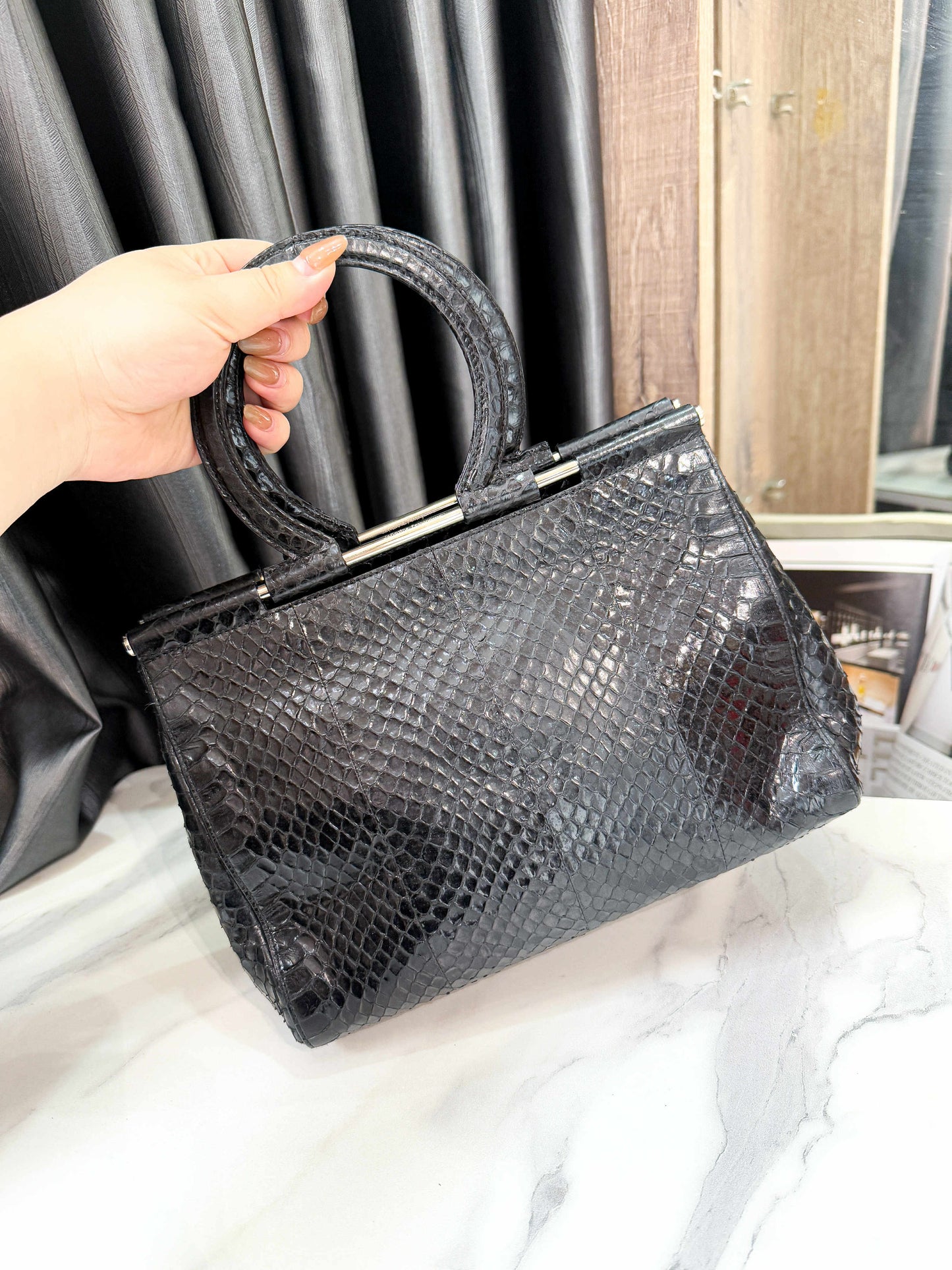 A Handbag Salvartore Da Trăn Python