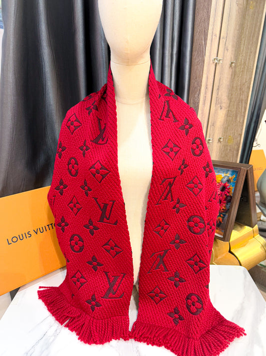 Khăn LV Len Đỏ