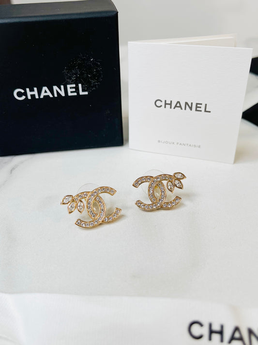 Khuyên Tai Chanel New