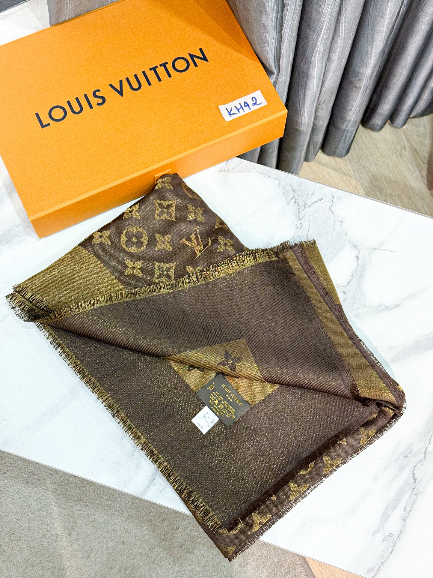 Khăn LV Ánh Kim Nâu KH42 16/11