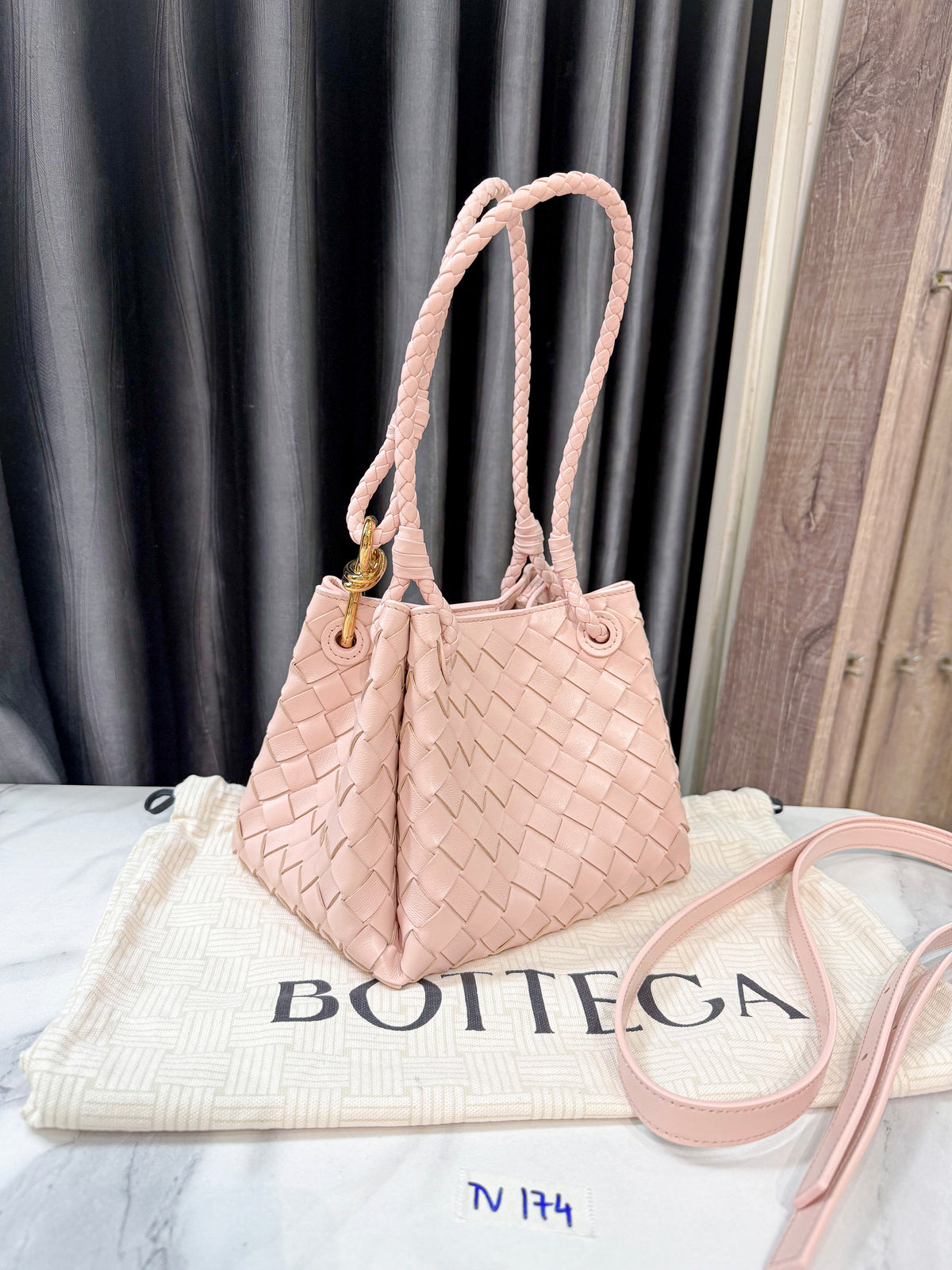 A A Bottega TV174