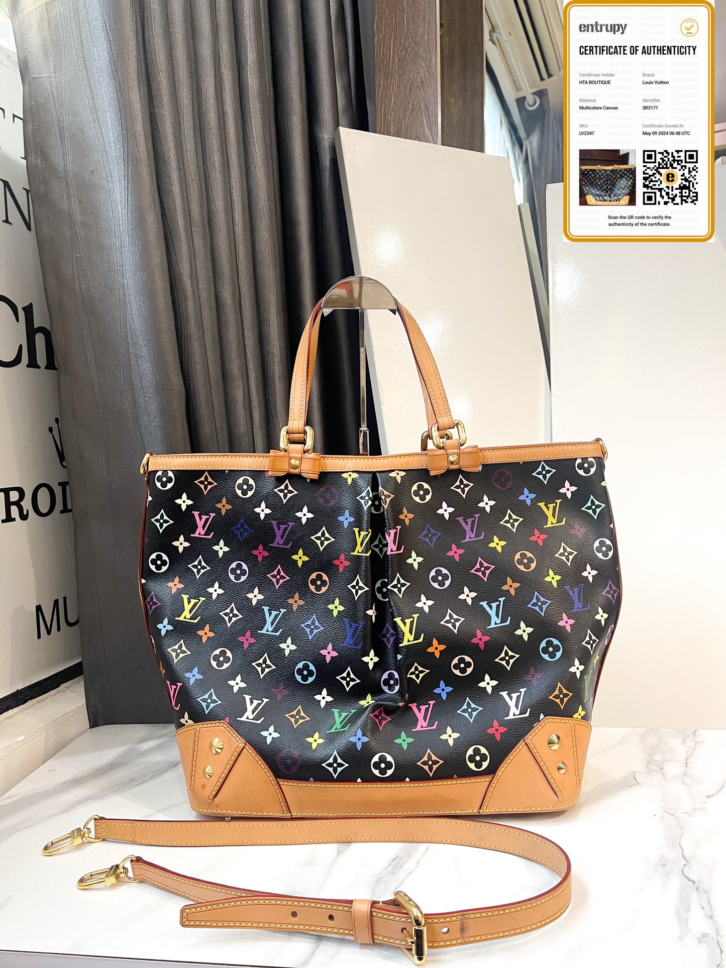 A LV Tote Multi