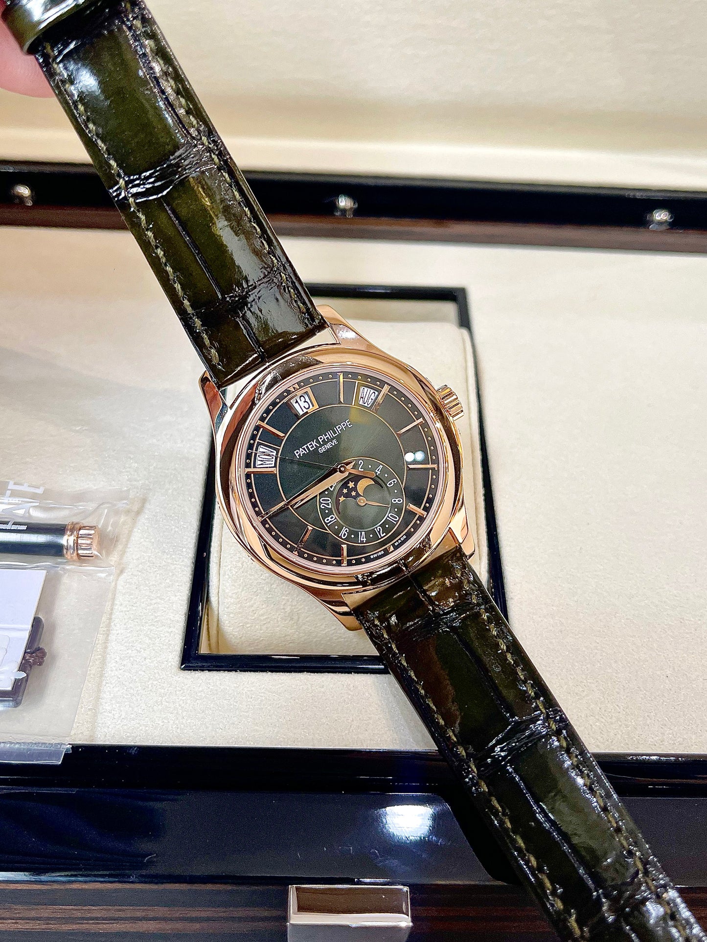 Đồng Hồ Patek Philippe 5205R Green Olive