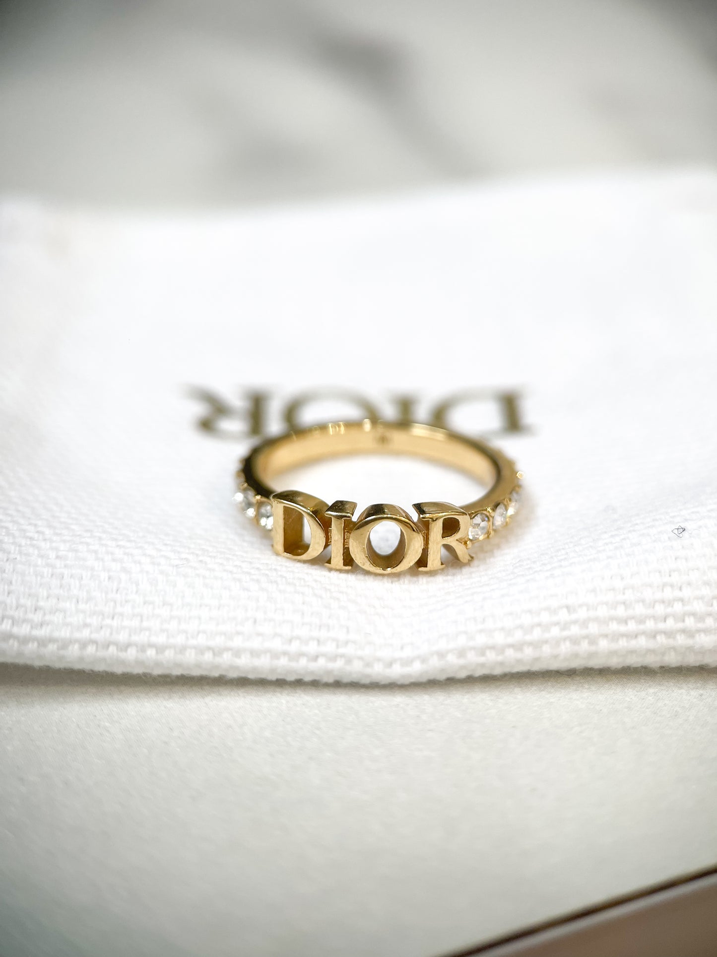 Nhẫn Dior