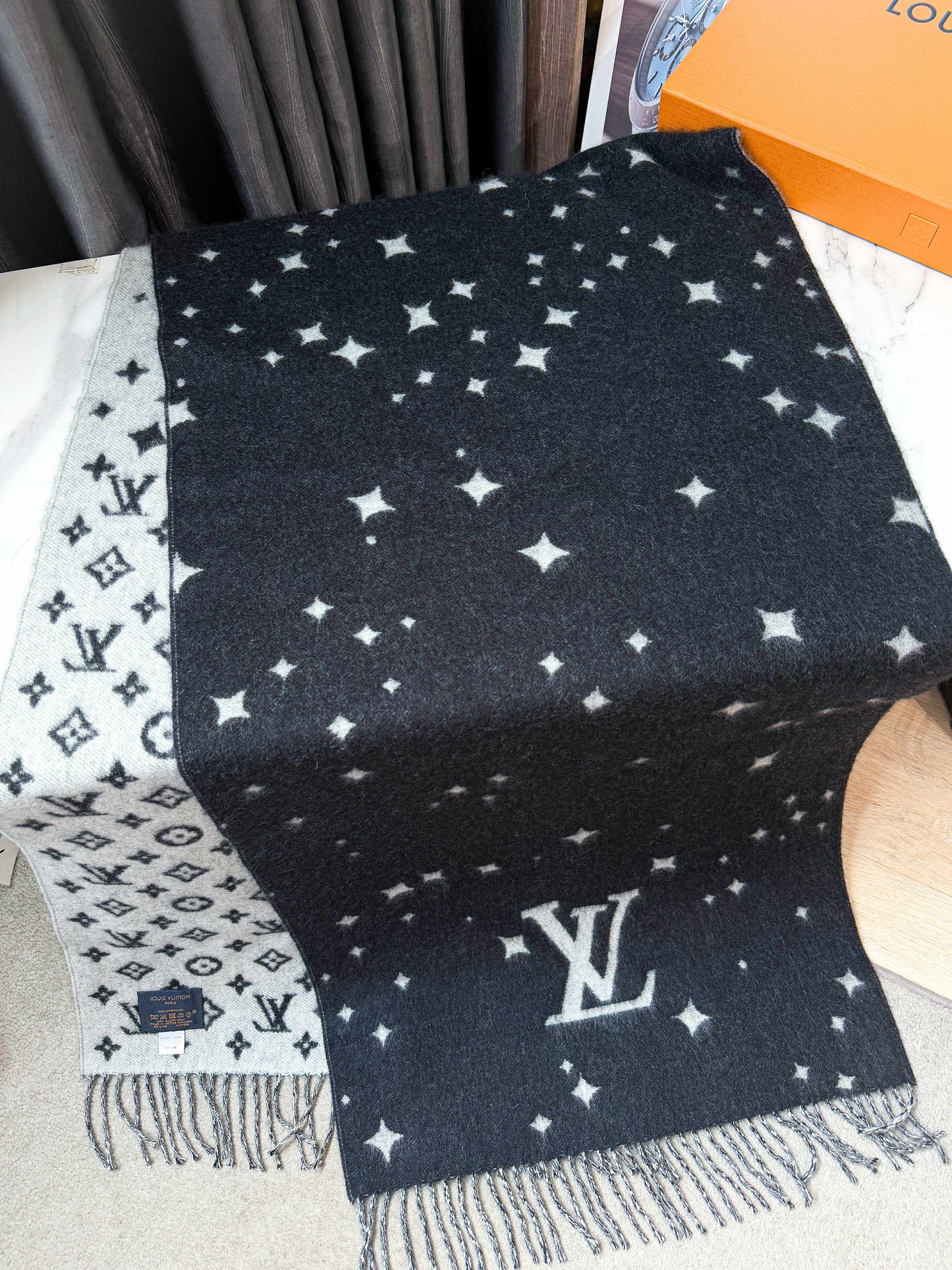Khăn LV Cashmere Ghi Đen 15/6
