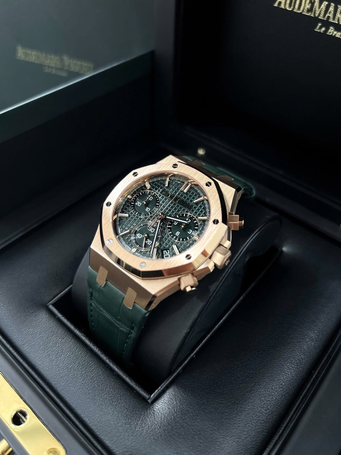 Đồng Hồ Audemars Piguet Royal Oak 26240OR Green Strap Leather