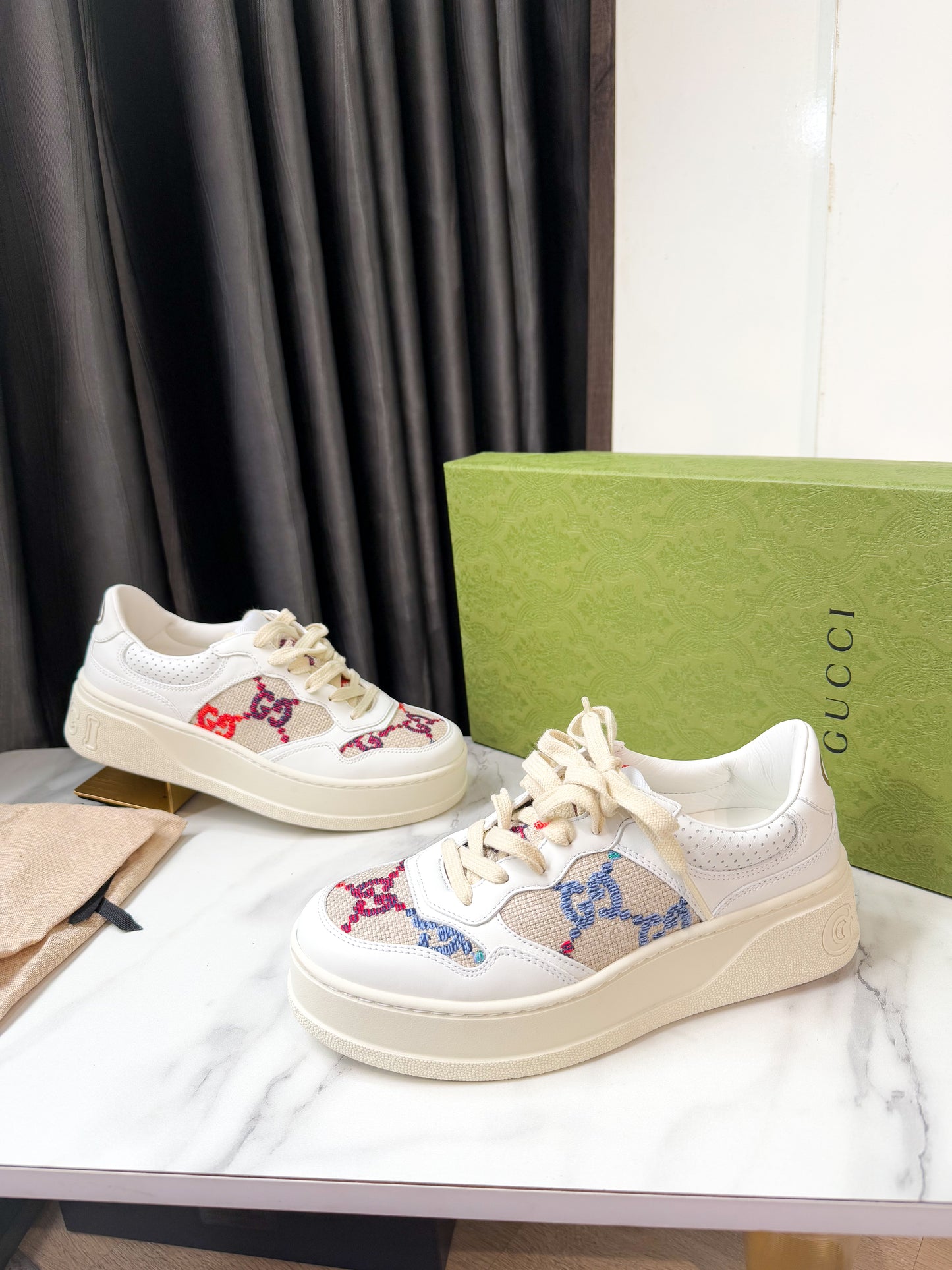 Giày Gucci New Chữ Màu Size 37.5