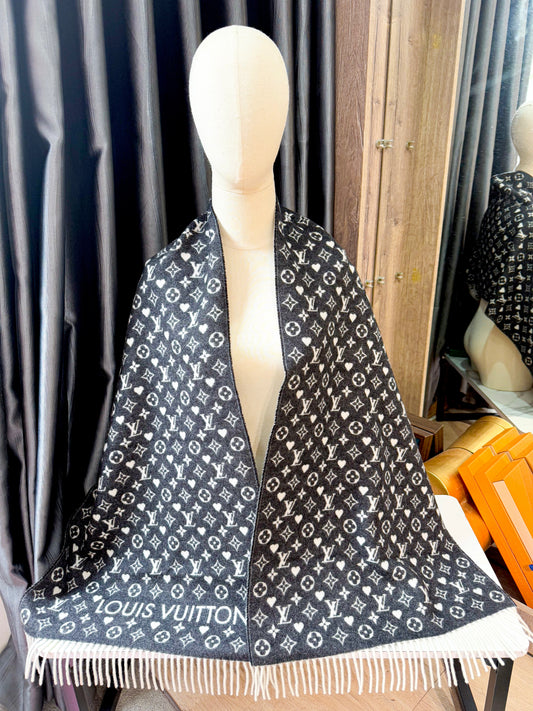 Khăn LV Cashmere Game On 15/5