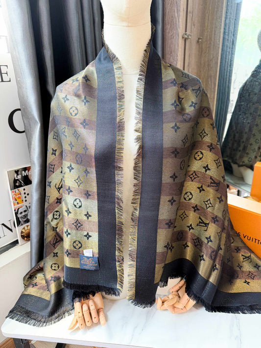 Khăn LV Ánh Kim Kẻ 30/4