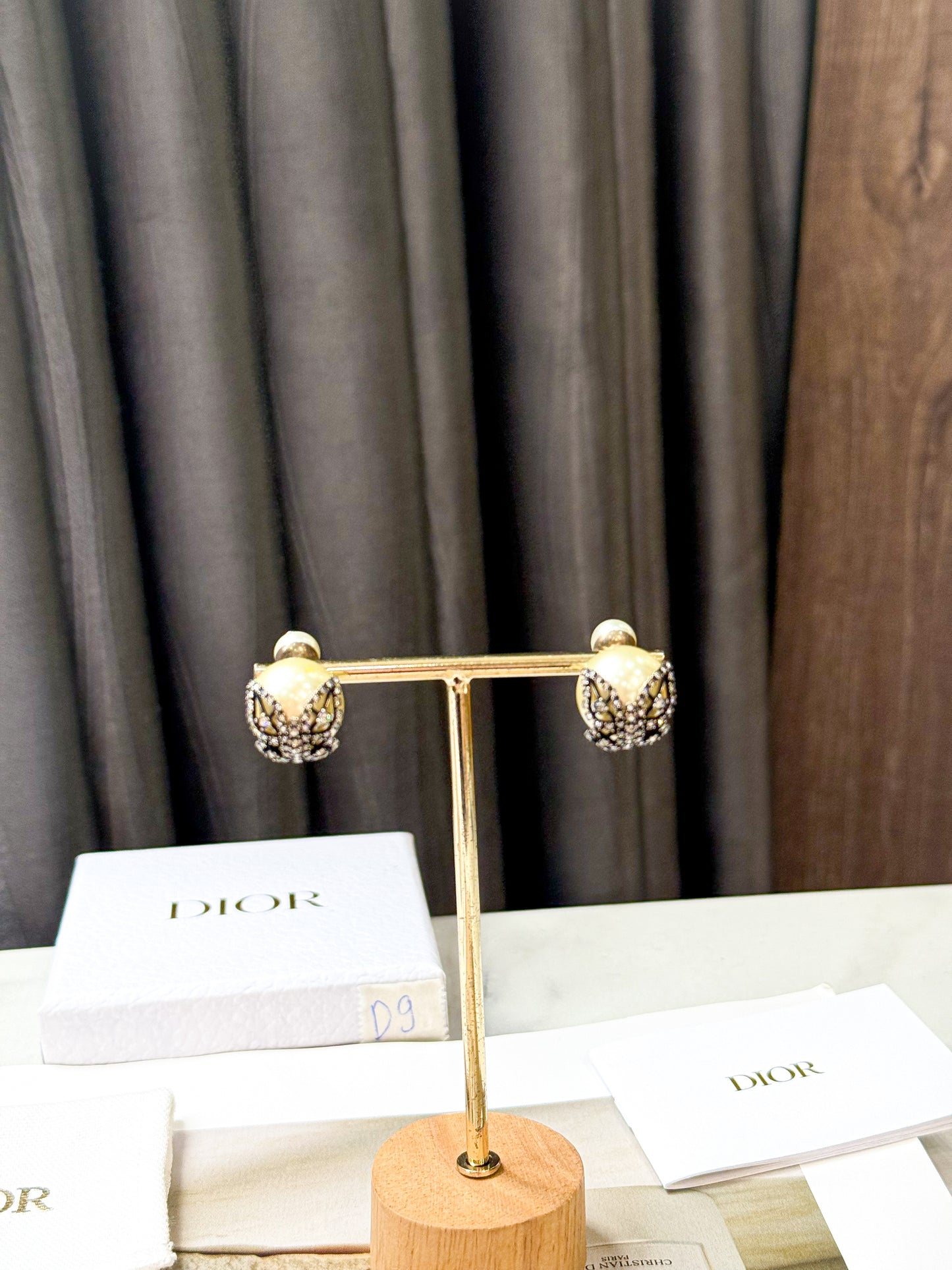 Khuyên Tai Dior D9