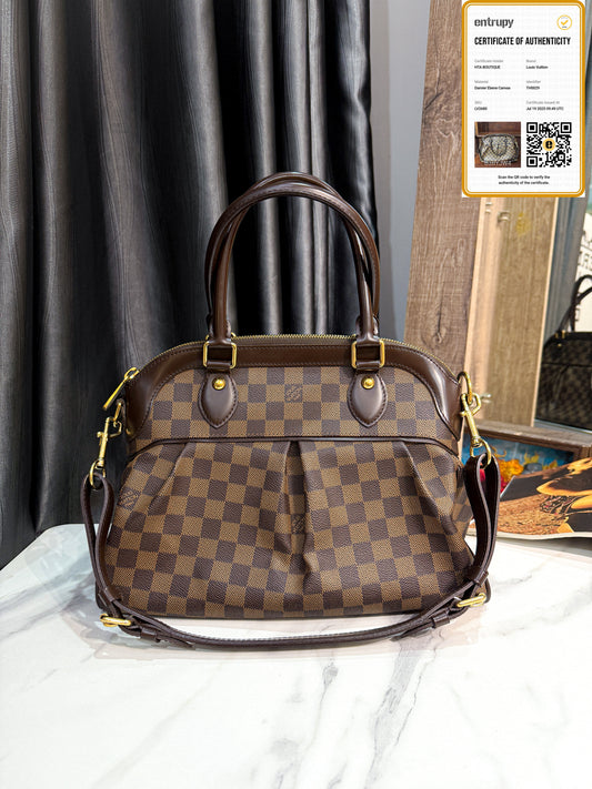 A LV Trevi Damier