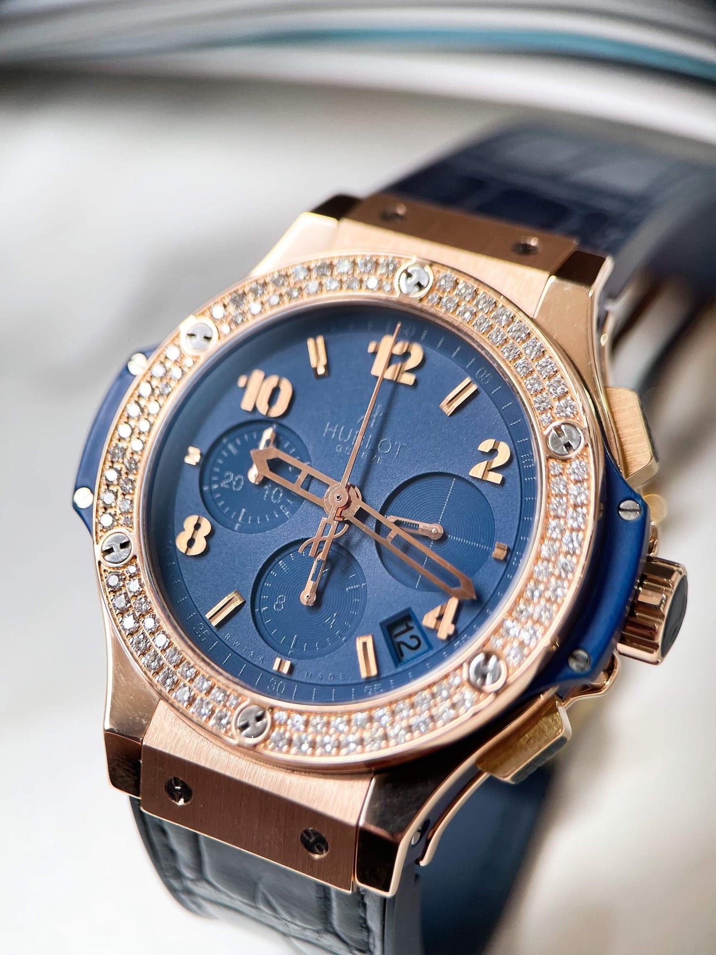 Đồng Hồ Hublot Bigbang 41mm Rose Gold Navy Kim Zin