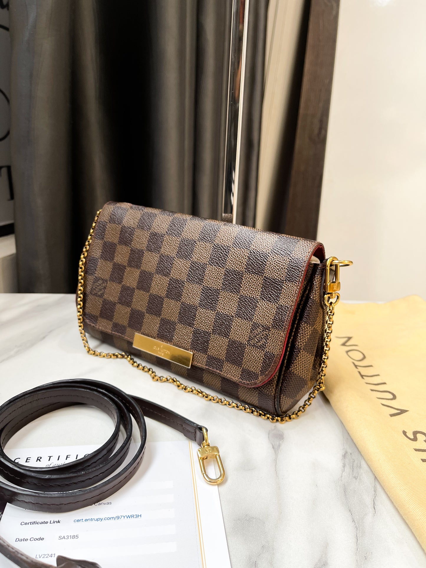 LV FVR Damier PM