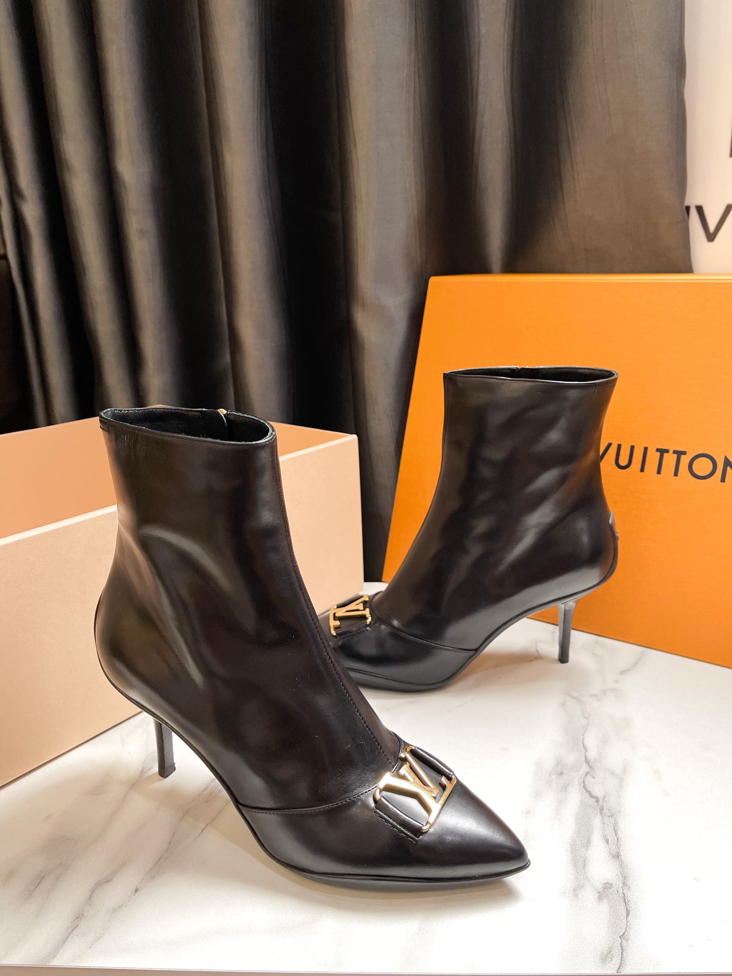 Boot LV Đen Size 37