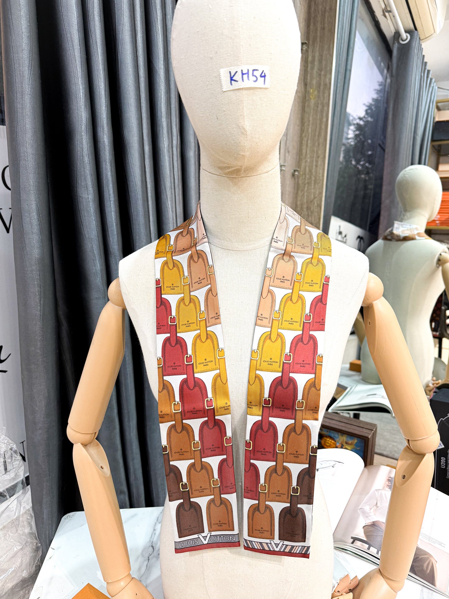 Khăn Twilly LV KH54 27/11