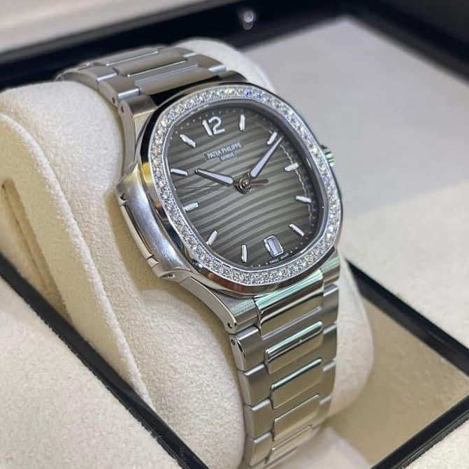 Đồng Hồ Patek Philippe Nautilus 7118/1200A Grey