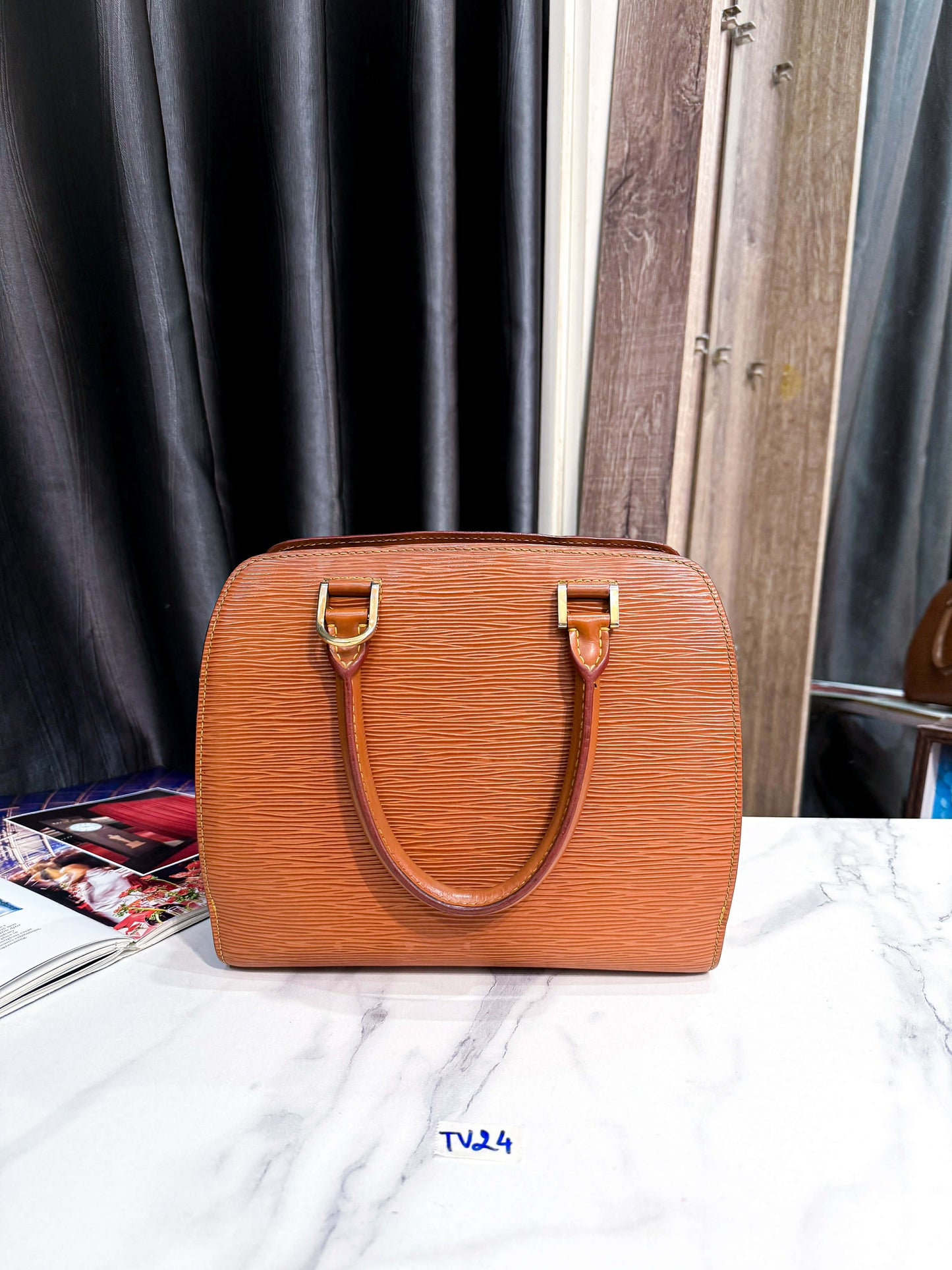 A A Handbag LV Epi Nâu TV24