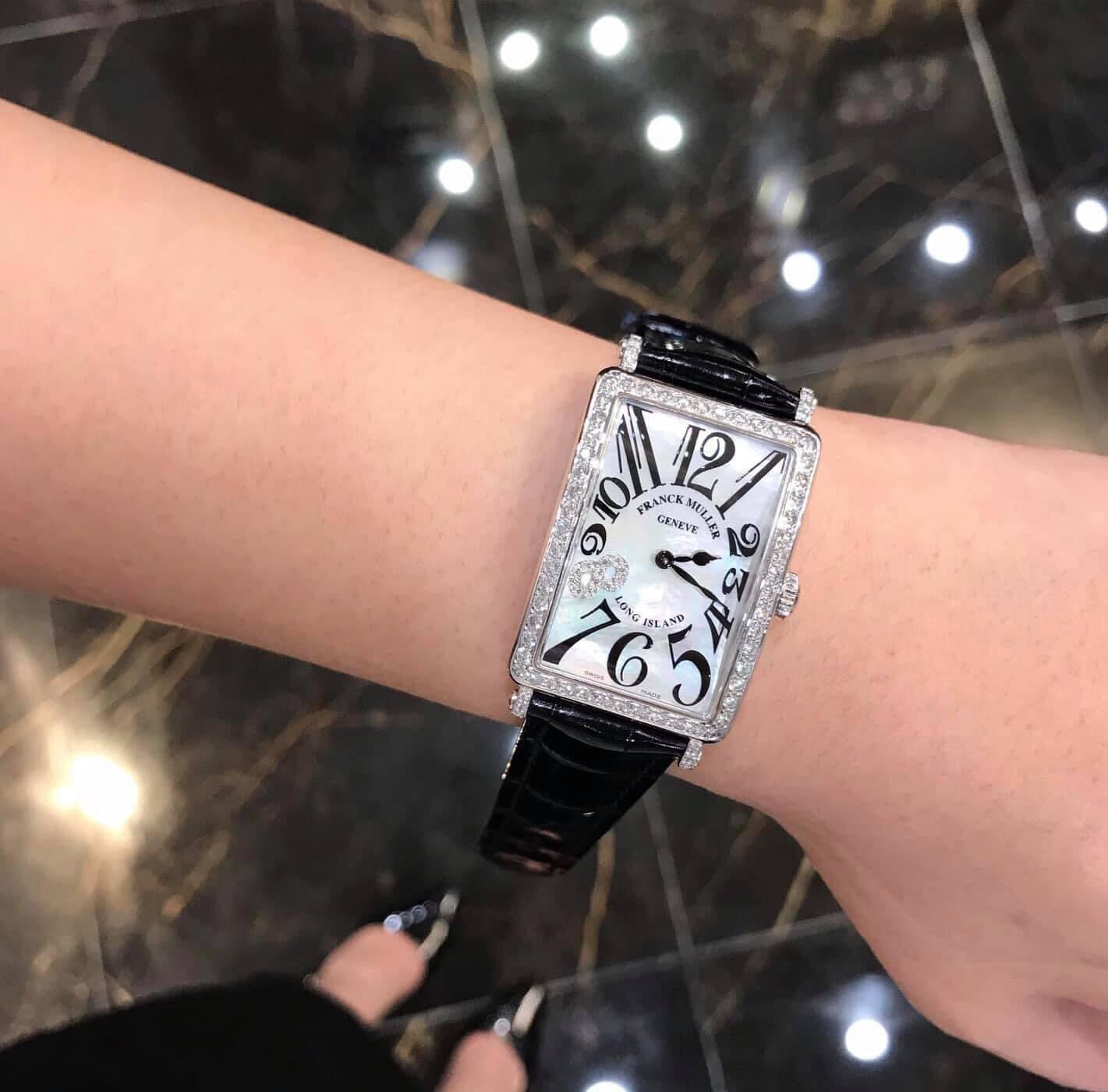 Đồng Hồ Franck Muller 952QZ Số 8 Kim Cương Mặt Số Khảm Trai