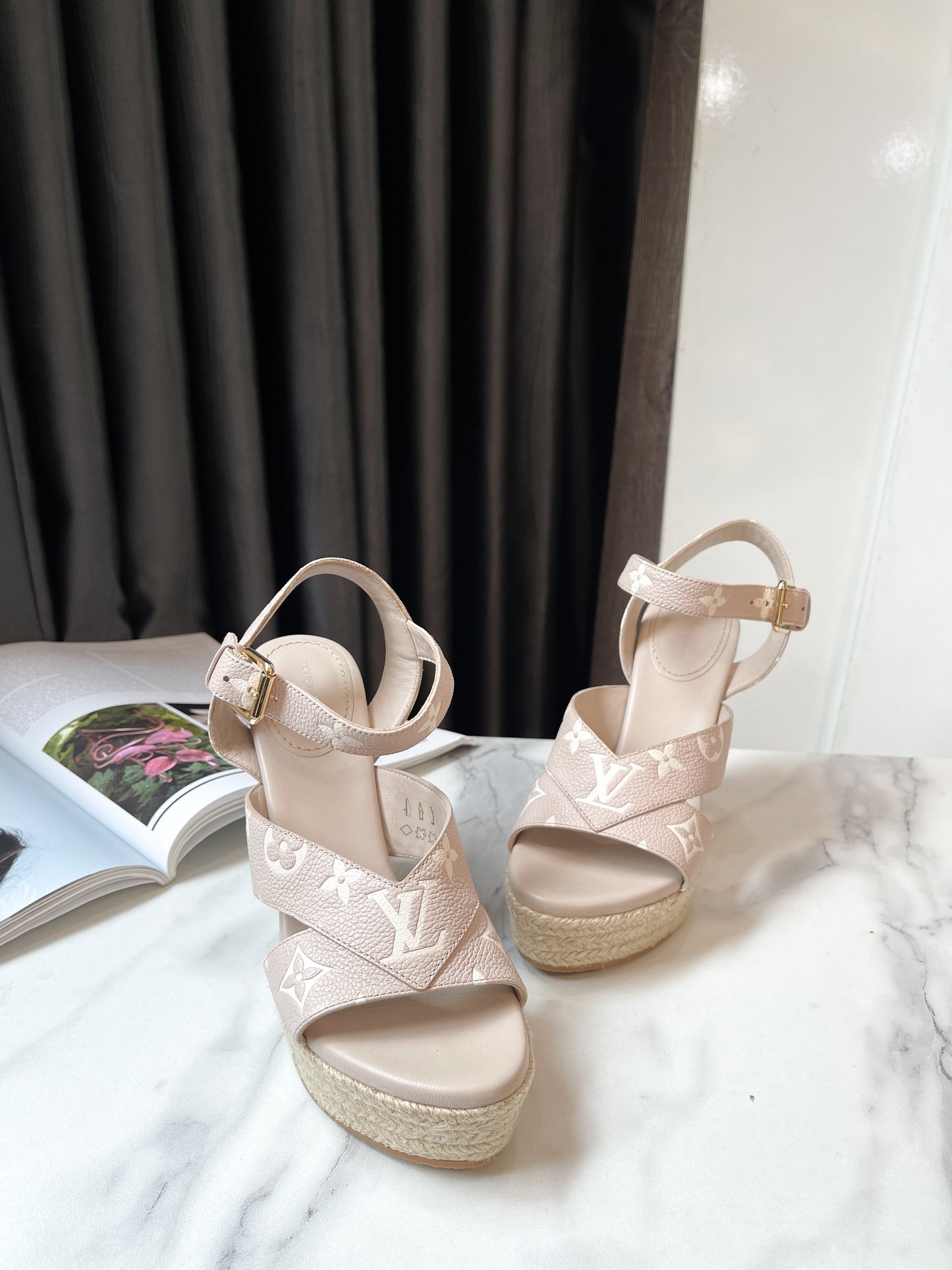 Xuồng LV Da Bê Size 36.5