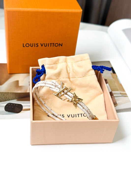 Vòng Tay LV New Trắng
