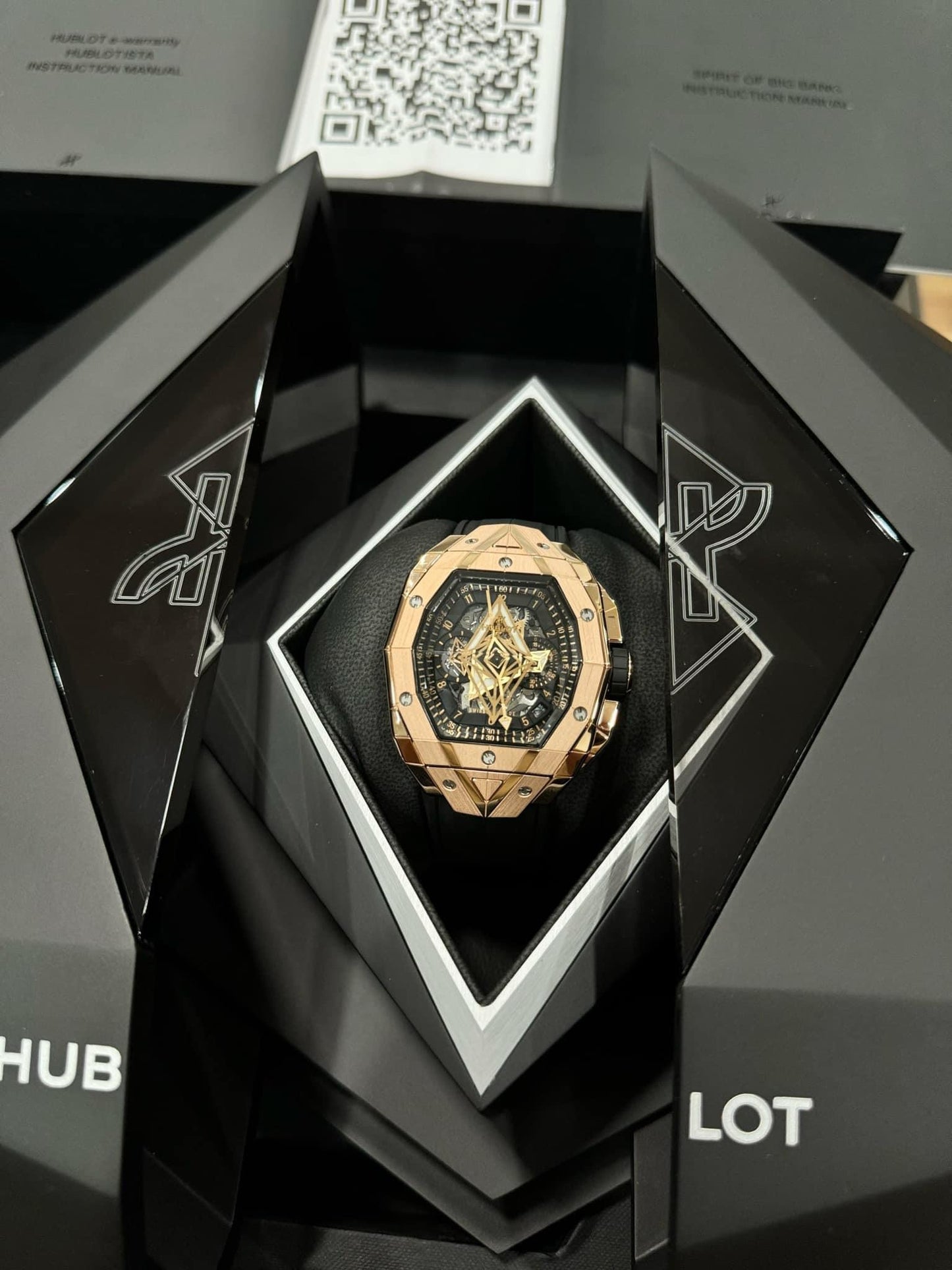 Đồng Hồ Hublot Spirit Of Bigbang Sang Bleu King Gold 42mm