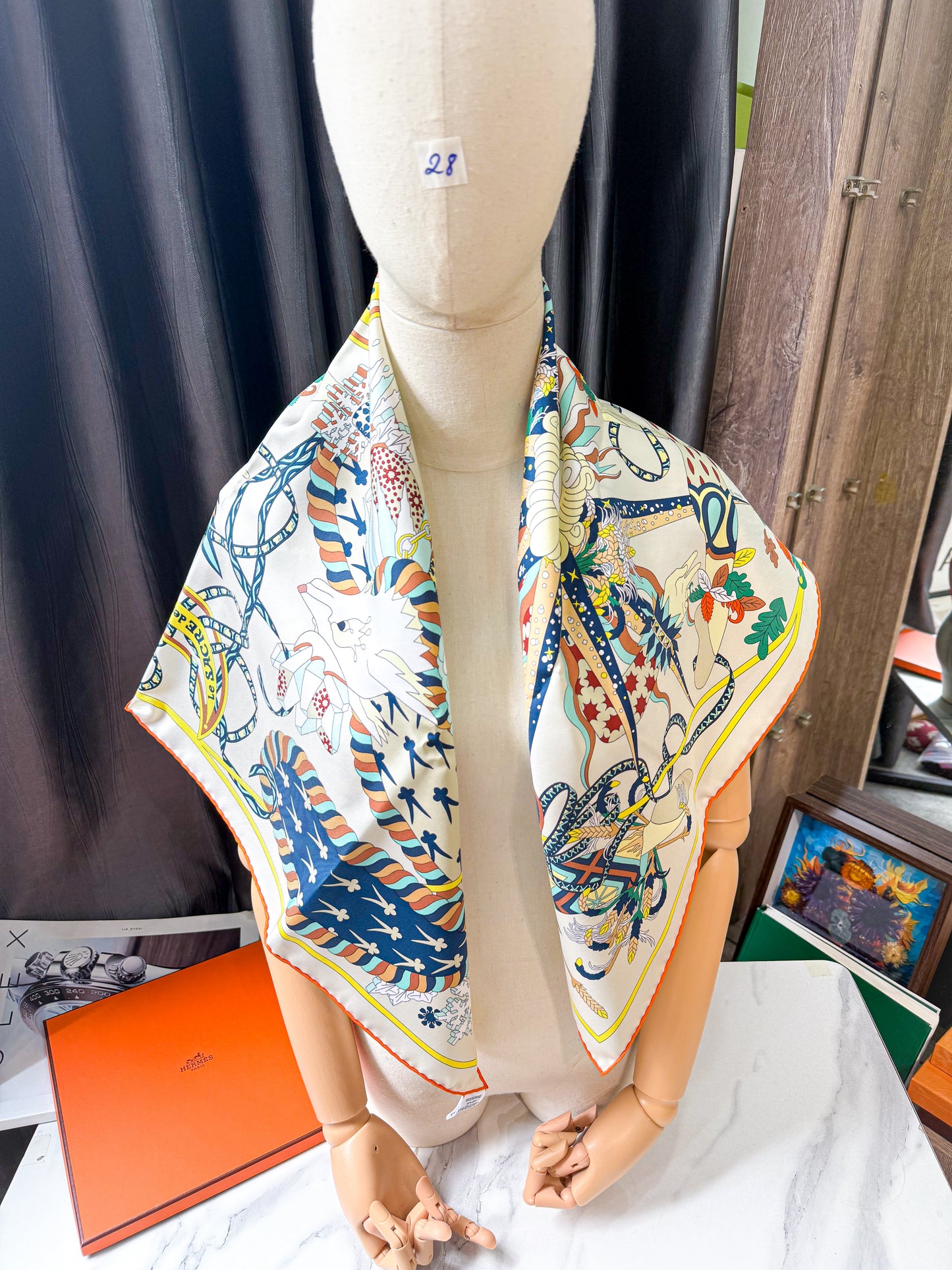 Khăn Lụa Hermes New Khổ 90x90 HN28 4/11