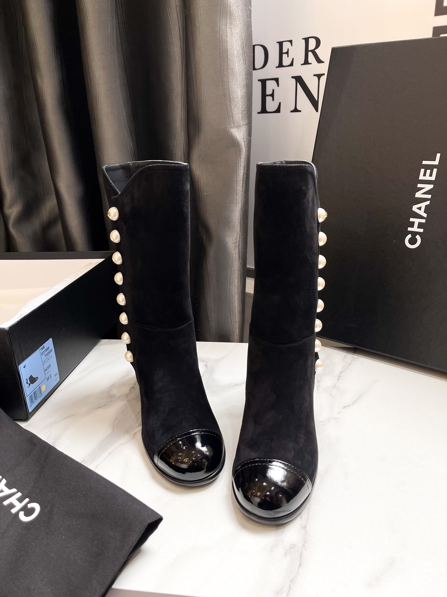 Boot Chanel