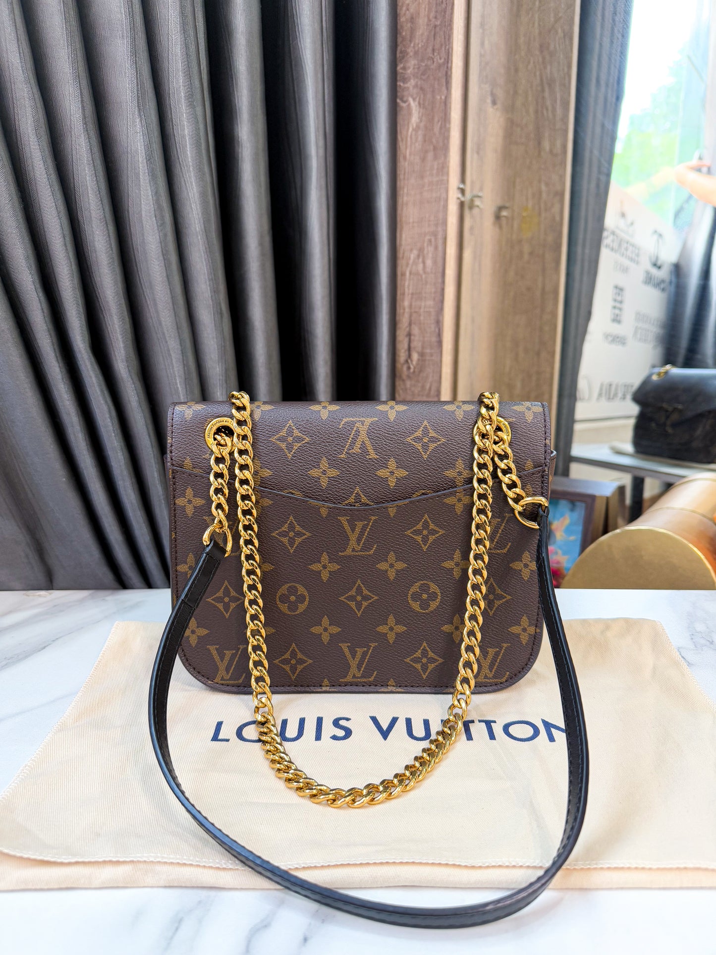 A LV Passy Chain Shoulder Bag