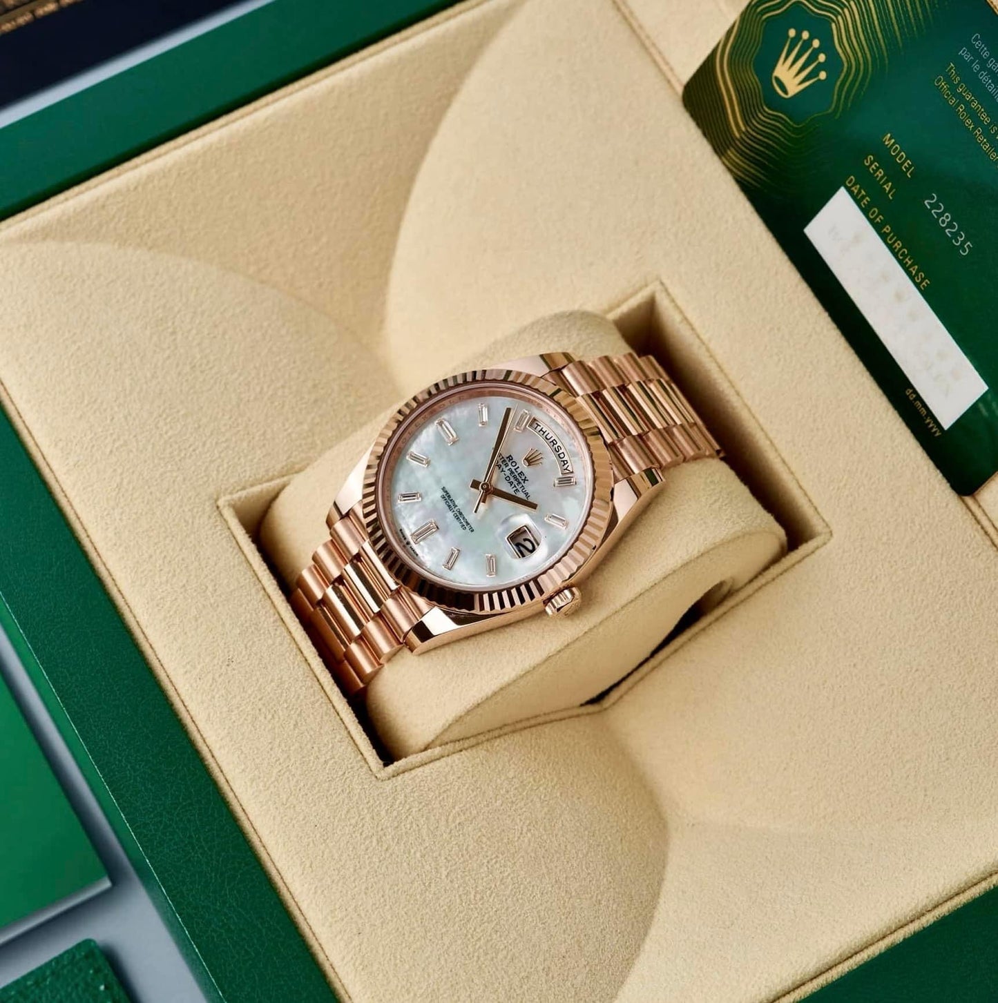 Đồng Hồ Rolex Day Date 228235 MOP