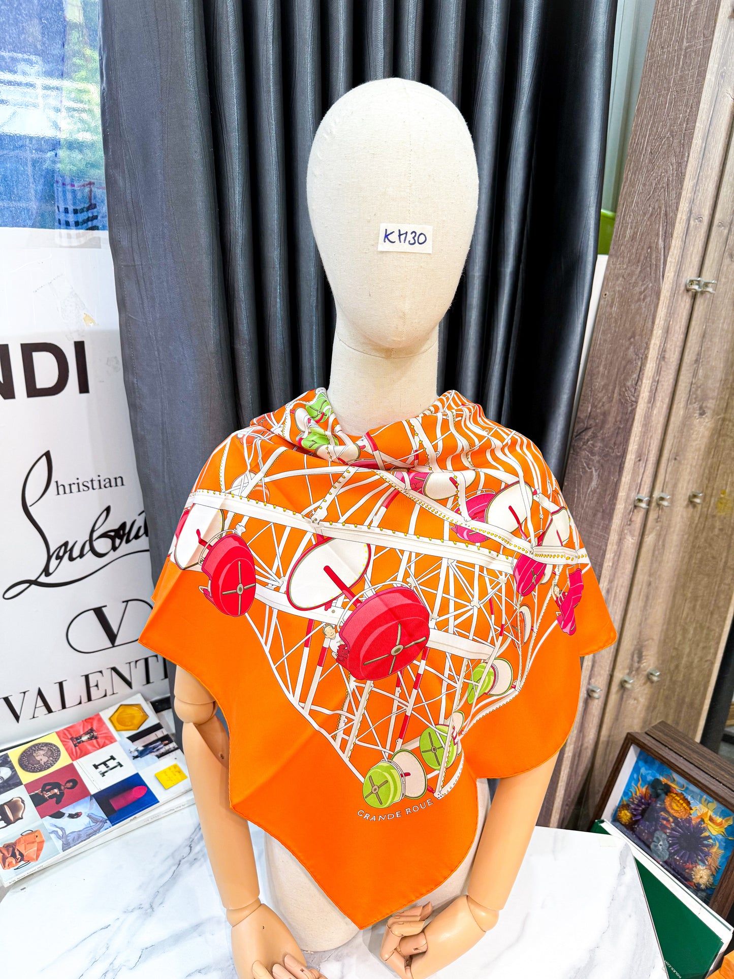 Khăn Lụa Hermes Khổ 90x90 HN30 6/11