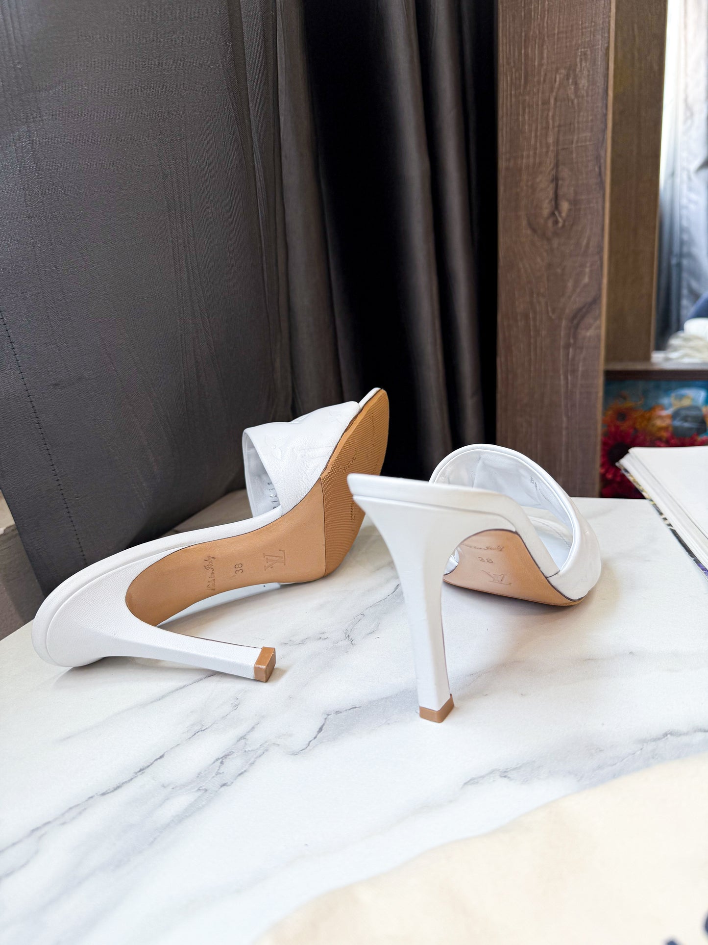 Guốc LV Trắng Size 38