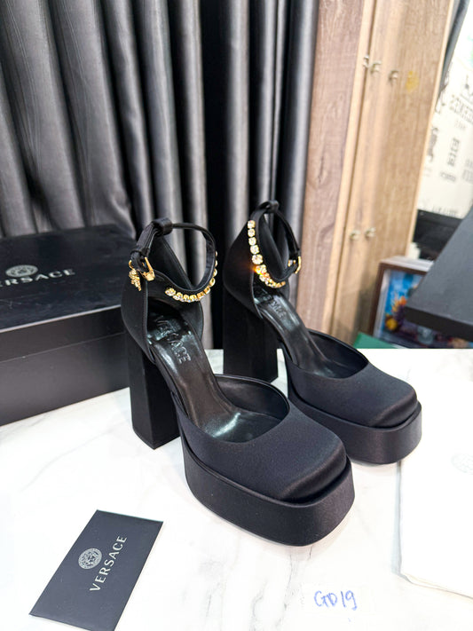 Giày Versace Size 38 New GD19