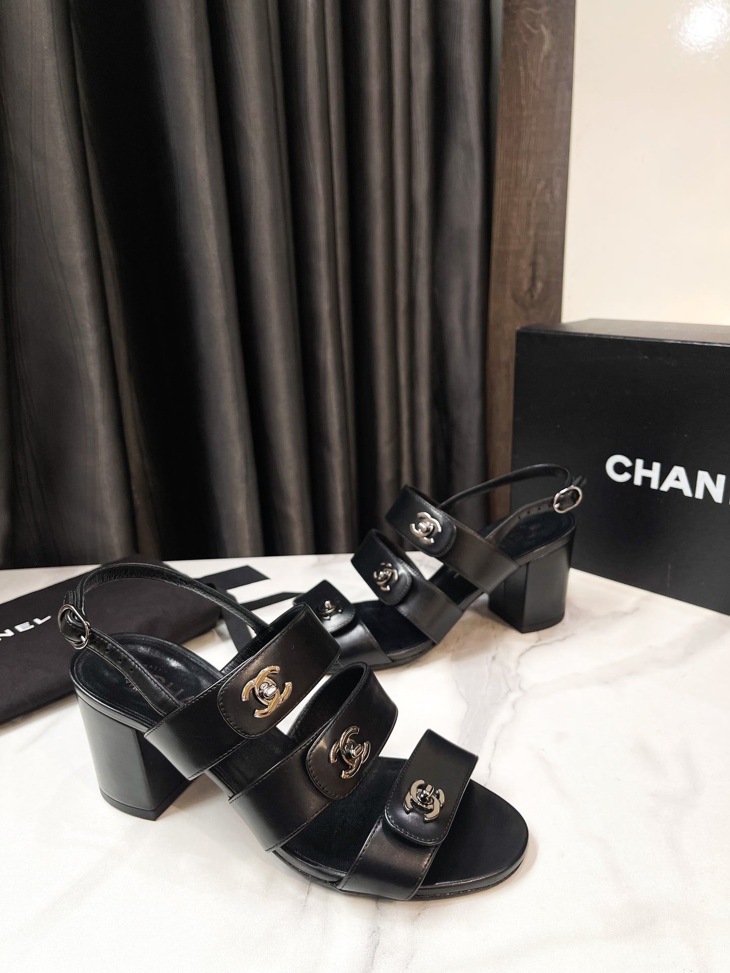 Sandal Chanel