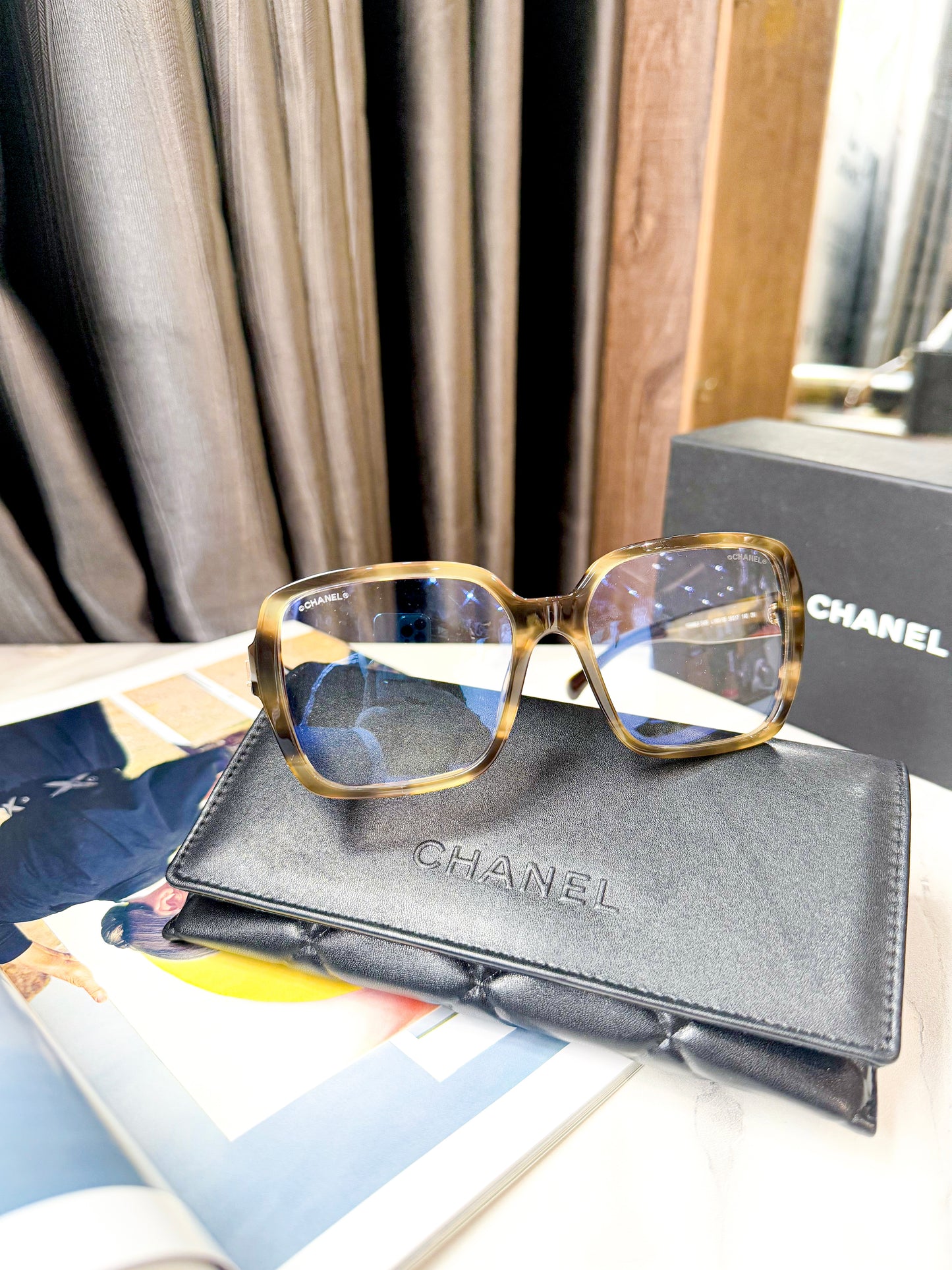 Kính Chanel