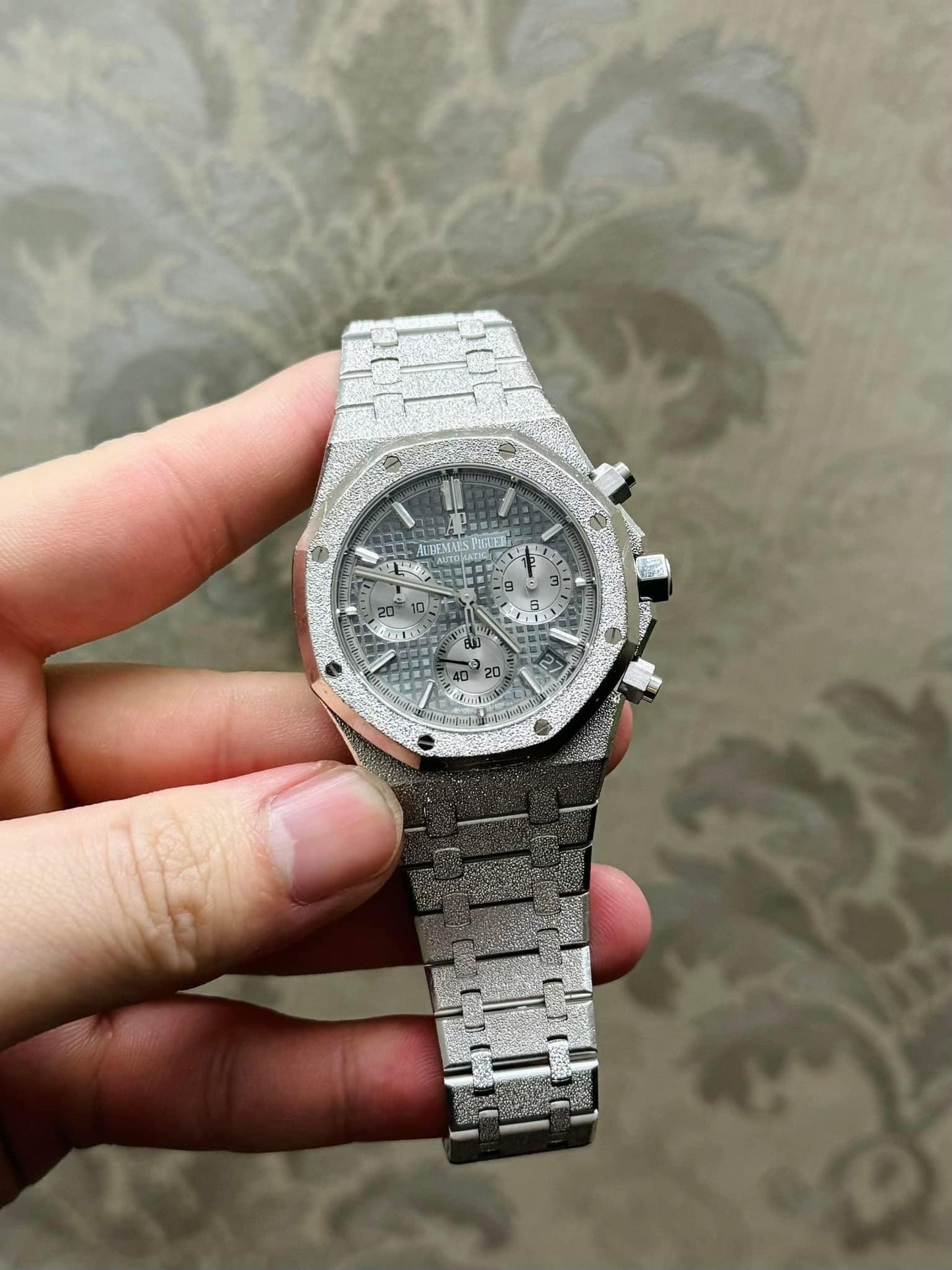 Đồng Hồ Audemars Piguet Royal Oak Chronograph 26239BC Frosted White Gold